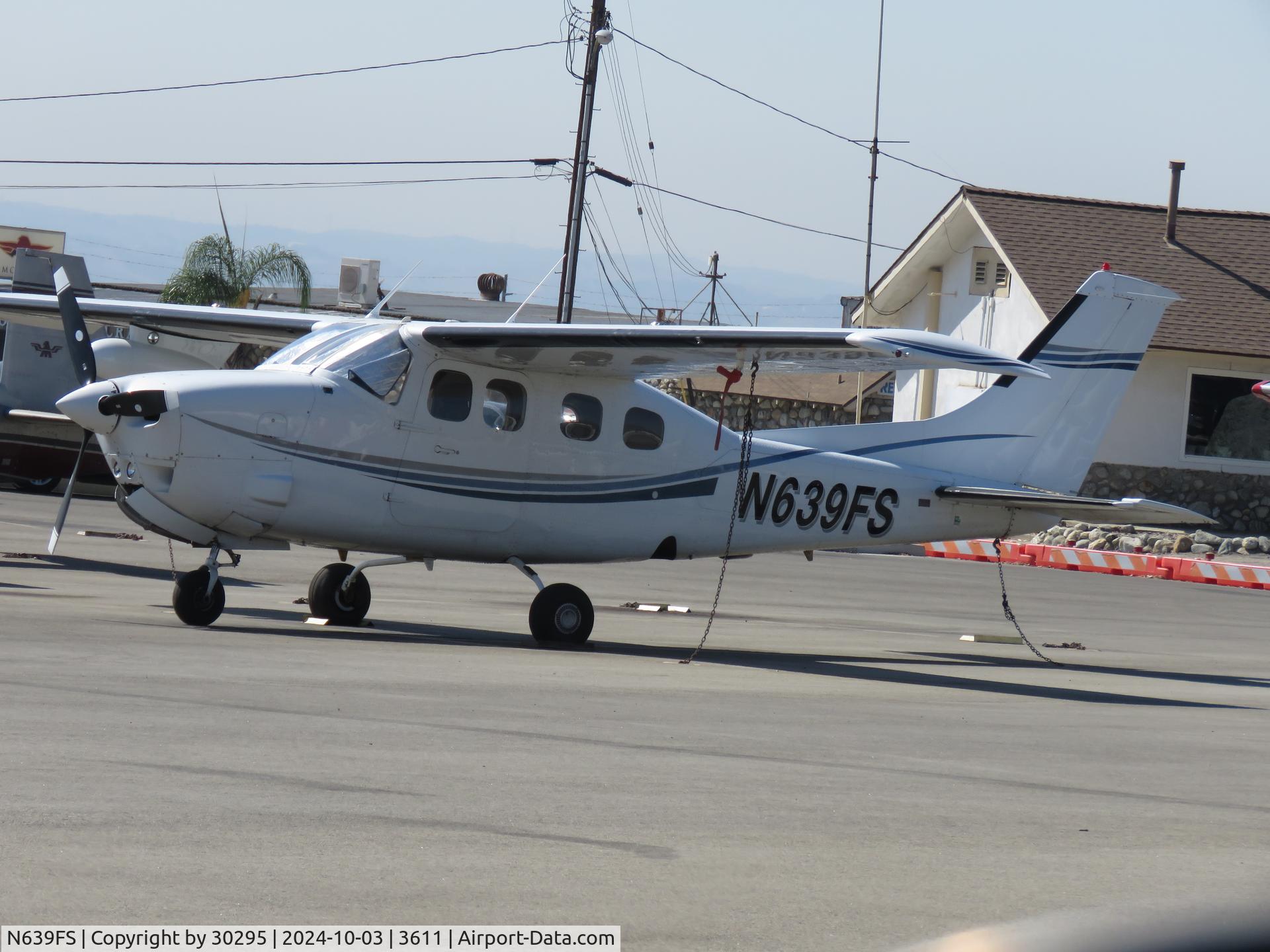 N639FS, 1983 Cessna P210N Pressurised Centurion C/N P210-00639, Parked