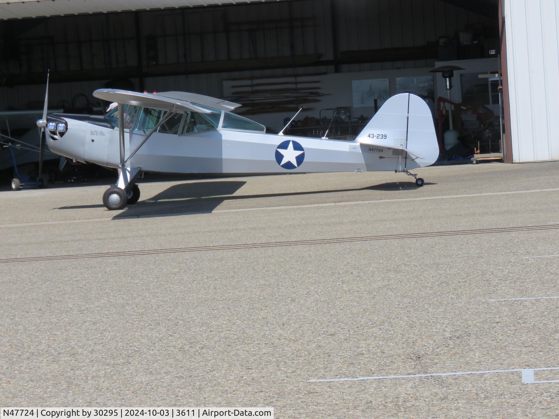 N47724, 1943 Taylorcraft DCO-65 C/N L4814, At a hanger