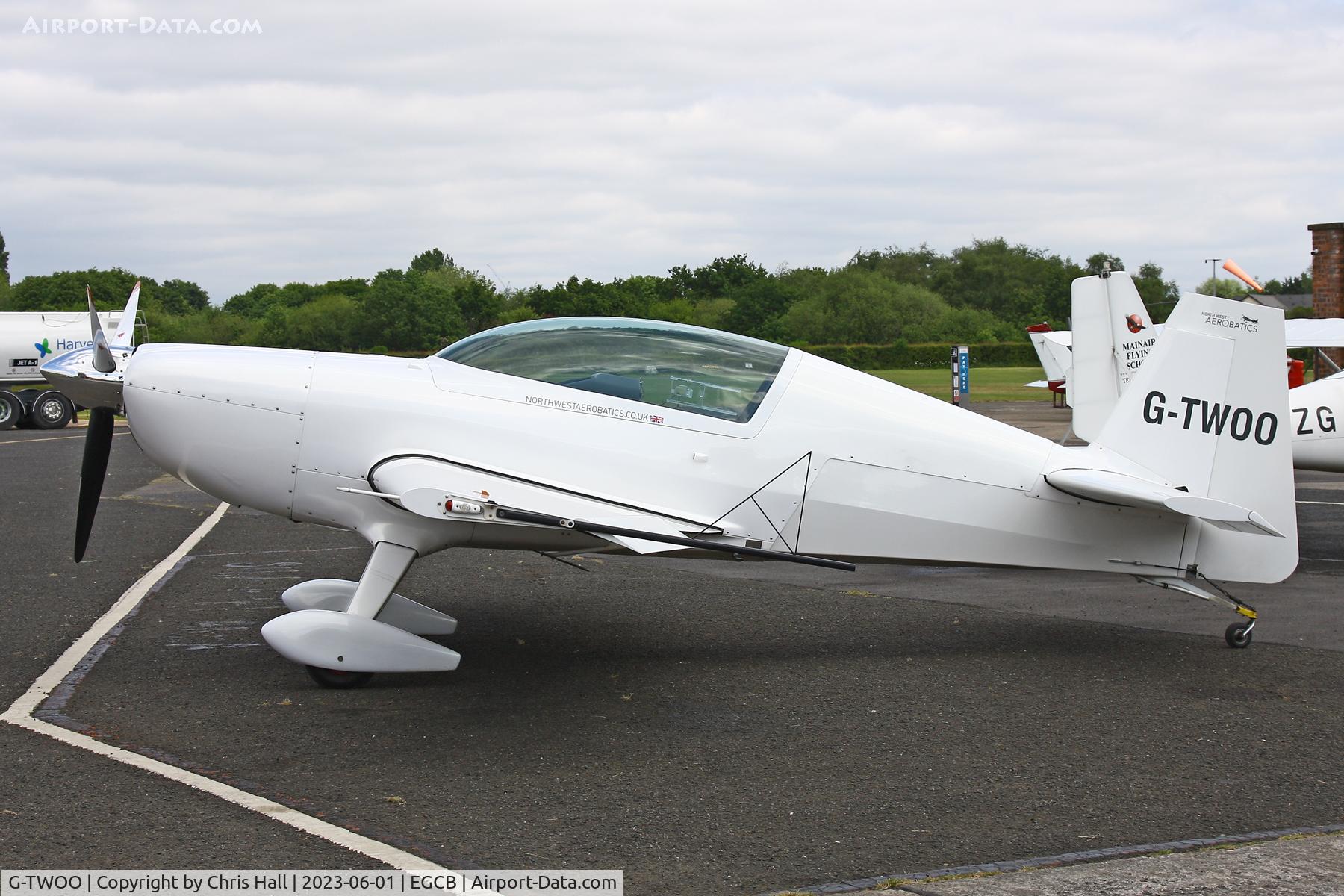 G-TWOO, 1996 Extra EA-300/200 C/N 05, Barton