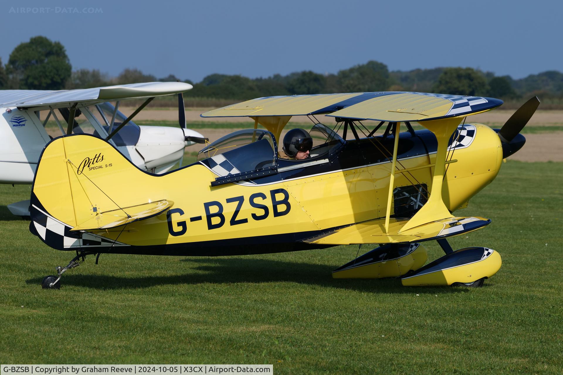 G-BZSB, 2001 Pitts S-1S Special C/N PFA 009-13697, Just landed at Northrepps.