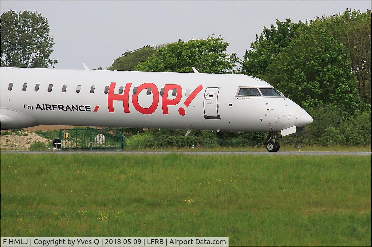 F-HMLJ, 2011 Bombardier CRJ-1000EL NG (CL-600-2E25) C/N 19015, Bombardier CRJ-1000EL NG, Taxiing rwy 25L, Brest-Bretagne Airport (LFRB-BES)