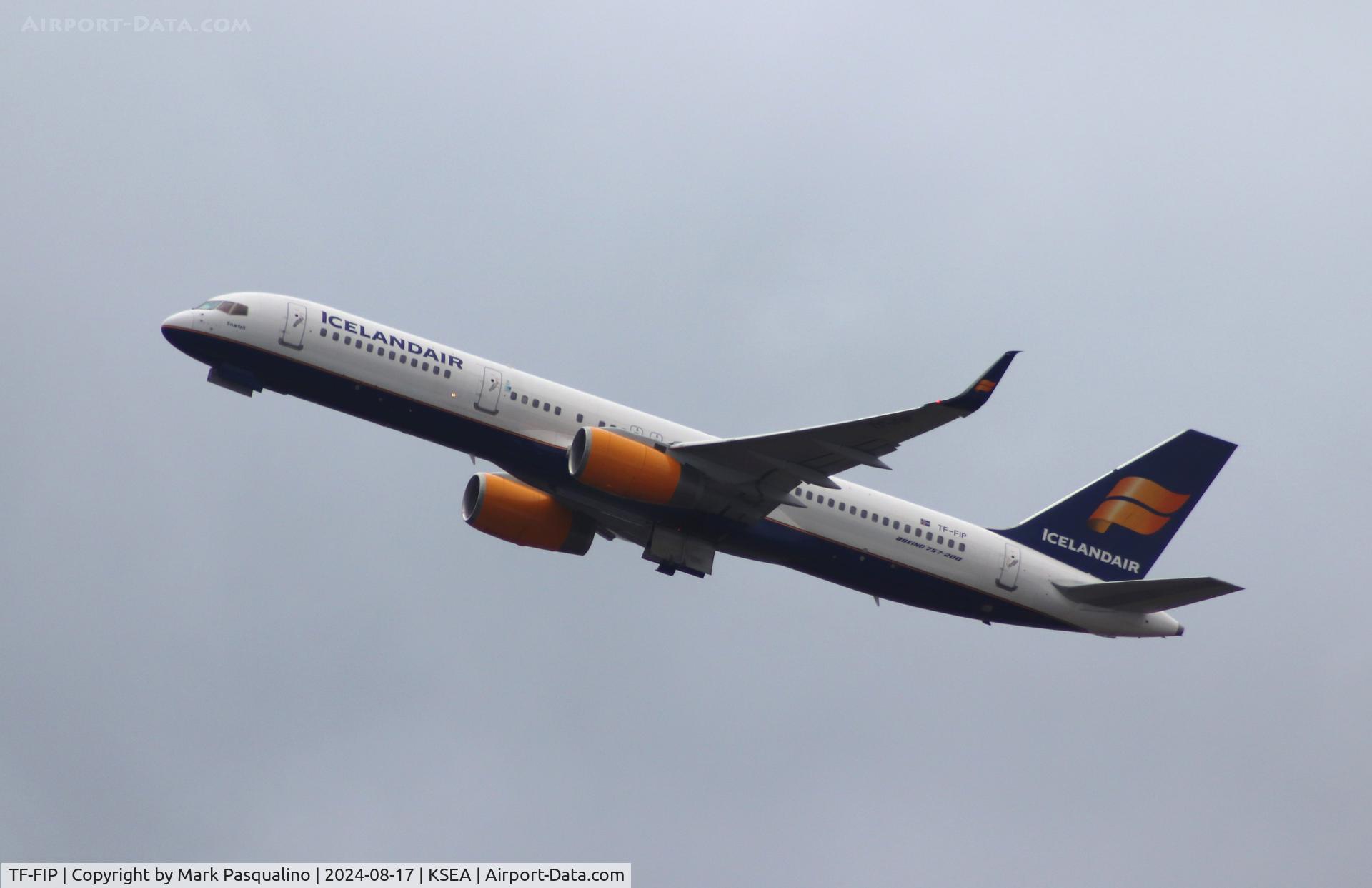 TF-FIP, 2000 Boeing 757-208 C/N 30423, Boeing 757-208