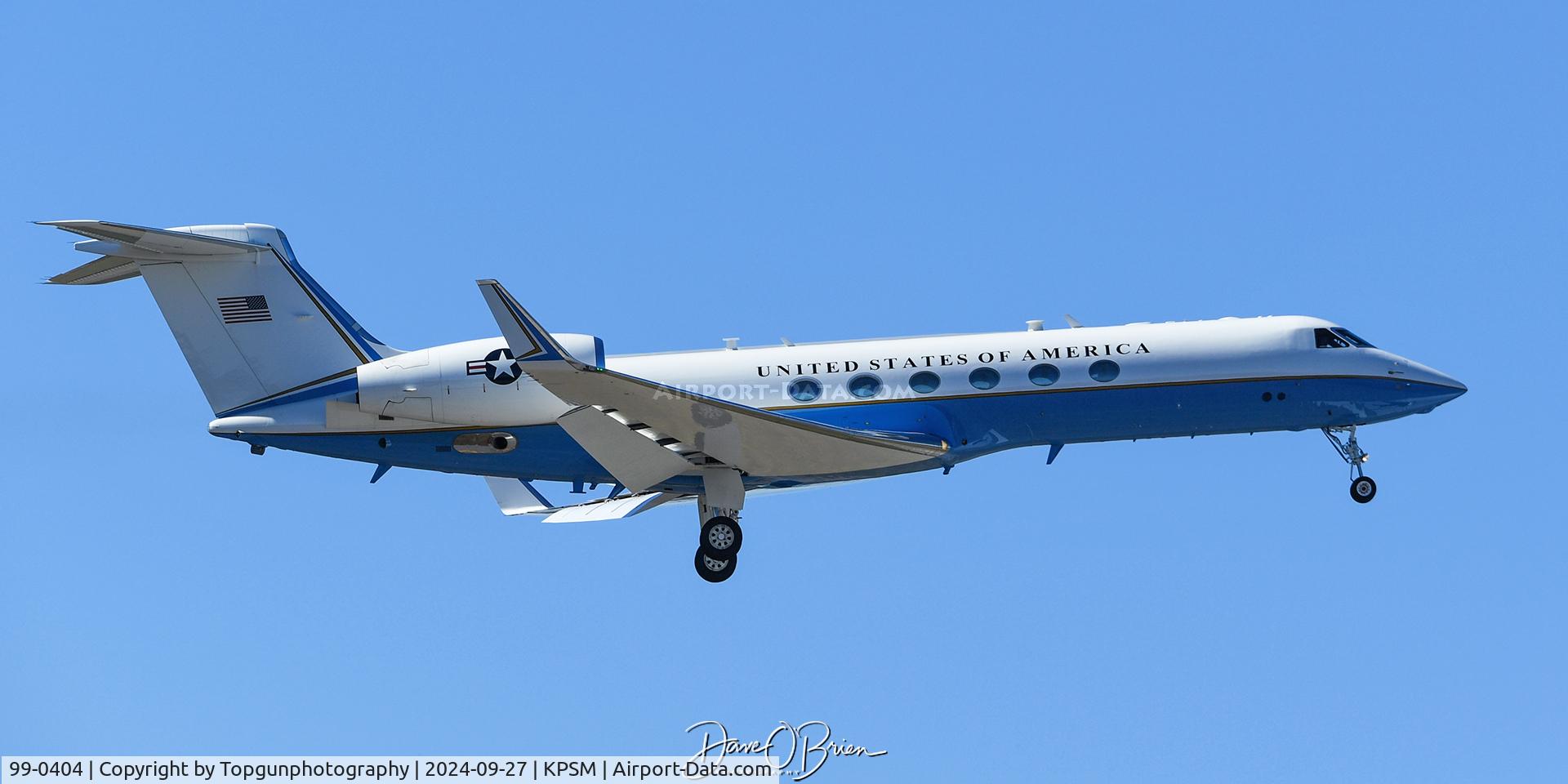 99-0404, 1999 Gulfstream Aerospace C-37A (Gulfstream V) C/N 590, VENUS62 working RW34