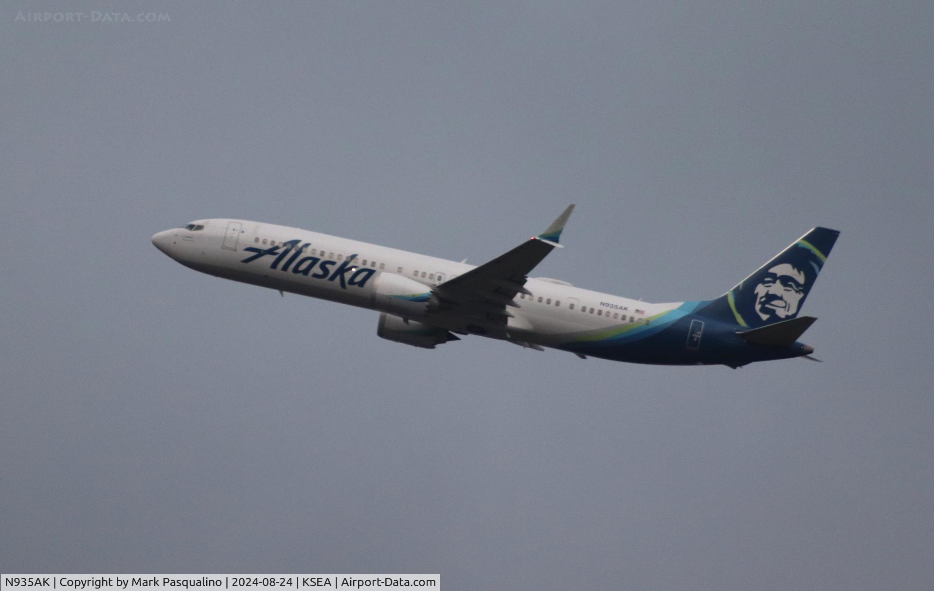 N935AK, 2022 Boeing 737-9 MAX C/N 44077, Boeing 737-9 MAX