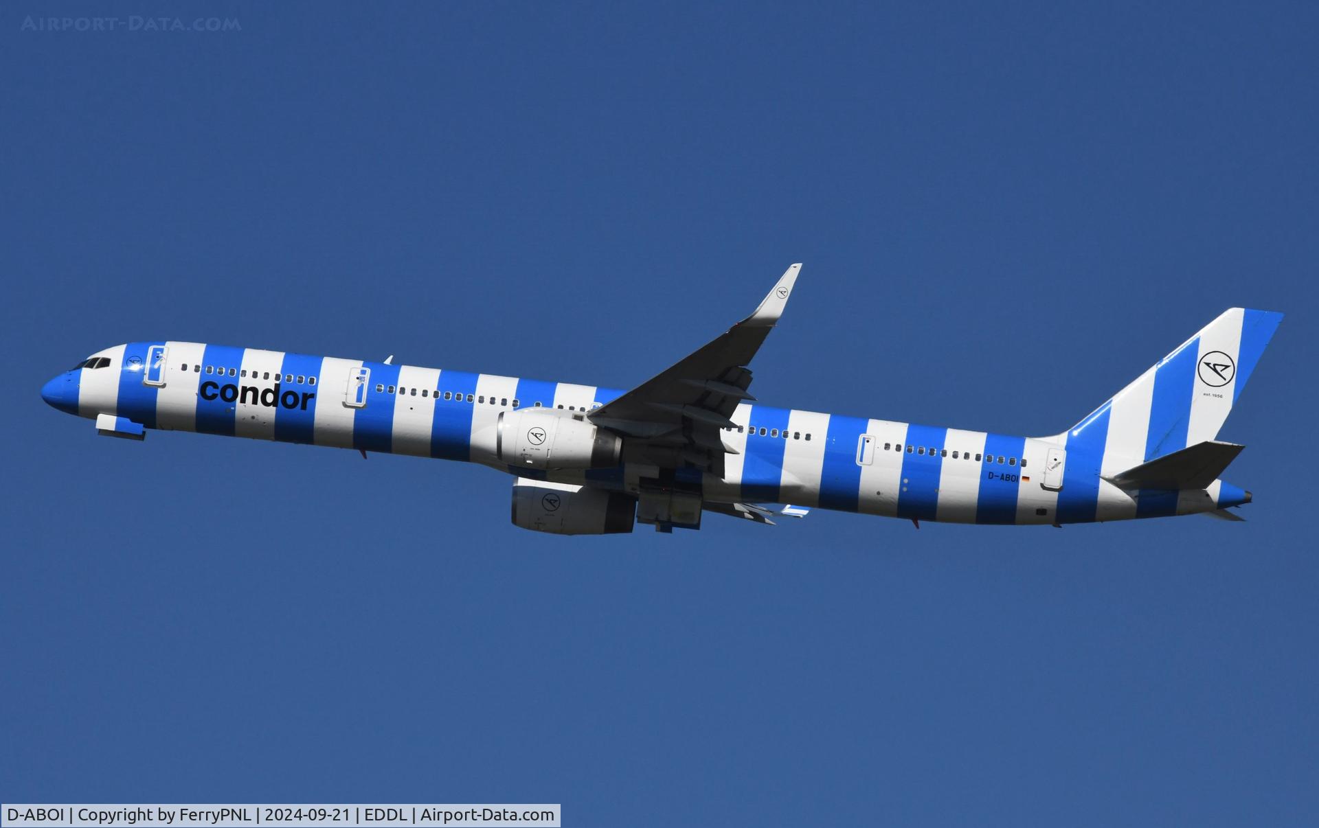 D-ABOI, 2000 Boeing 757-330 C/N 29018, Condor B753 in blue stripes