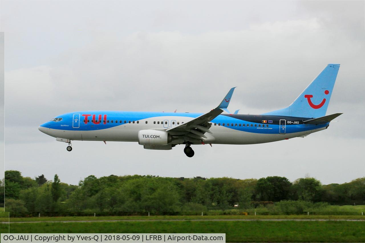 OO-JAU, 2013 Boeing 737-8K5 C/N 37250, Boeing 737-8K, Landing rwy 25L, Brest-Bretagne airport (LFRB-BES)