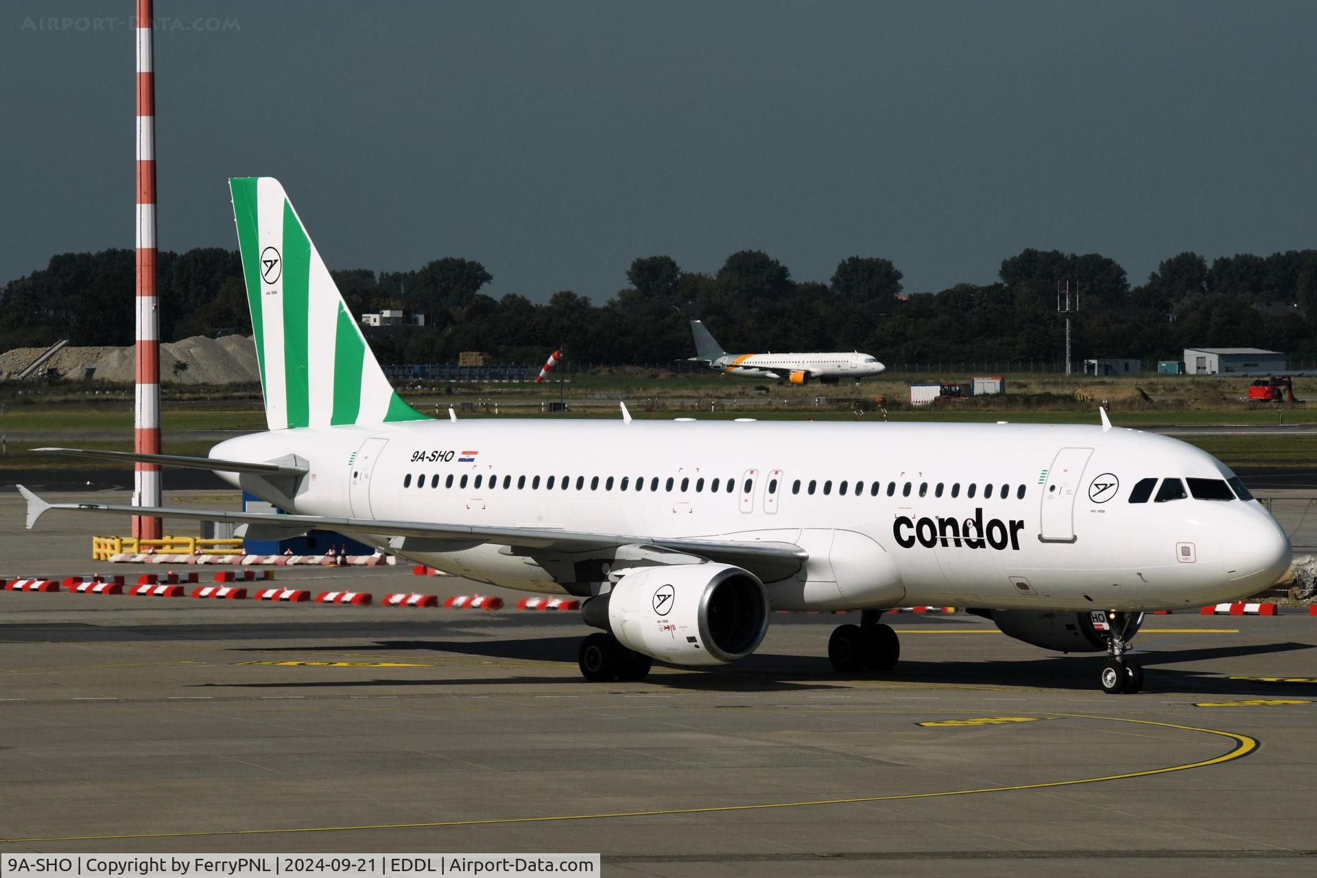 9A-SHO, 2009 Airbus A320-214 C/N 3840, Condor A320 arriving