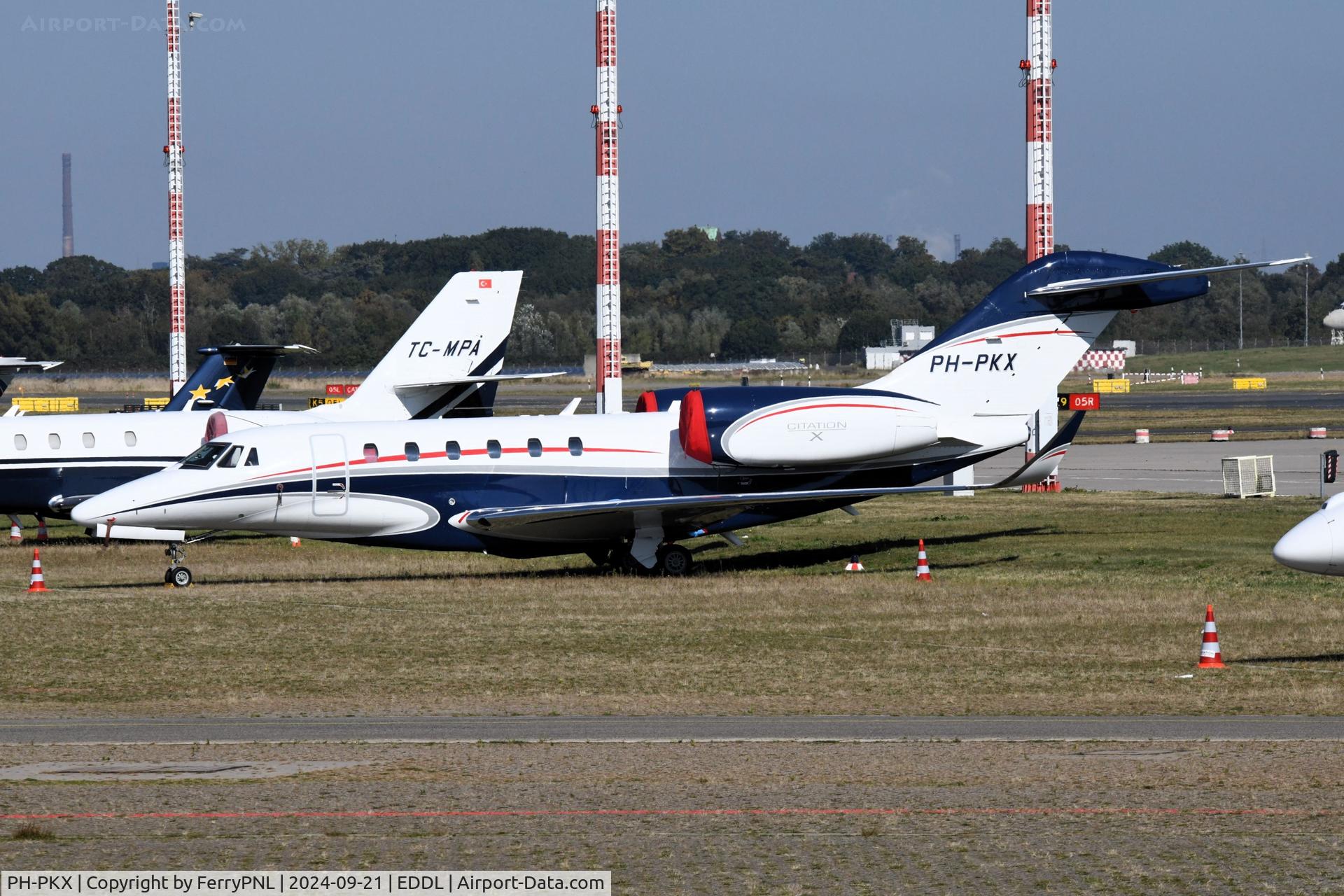 PH-PKX, 2012 Cessna 750 Citation X Citation X C/N 750-0313, ASl Ce750 parked at DUS