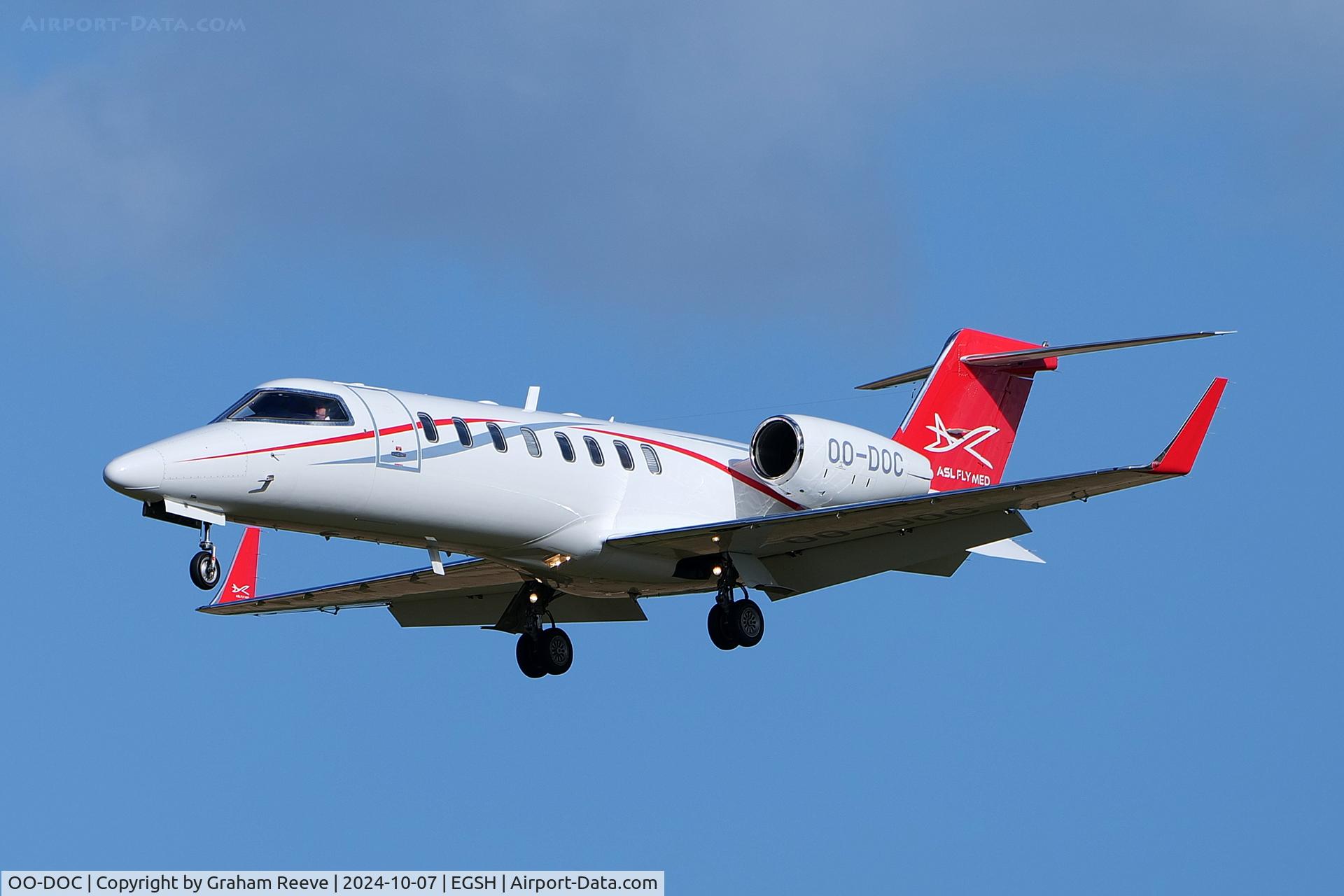 OO-DOC, 2001 Learjet 45 C/N 45-167, Landing at Norwich.