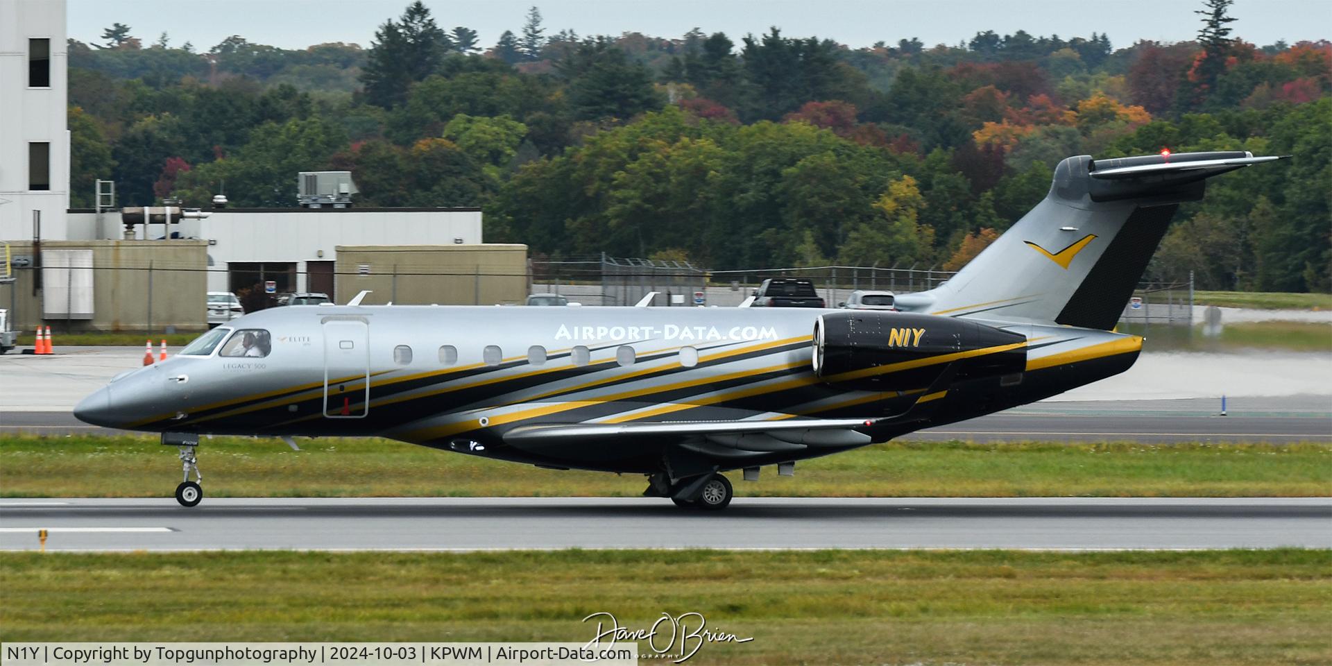 N1Y, 2016 Embraer EMB-550 Legacy 500 C/N 55000060, Departing Portland Airport