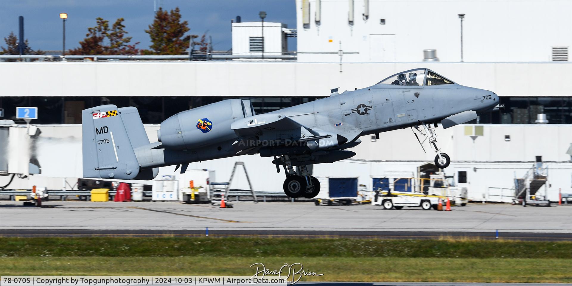 78-0705, 1979 Fairchild Republic A-10C C/N A10-0325, RAVEN11 off the deck and heading to YANKEE MOA