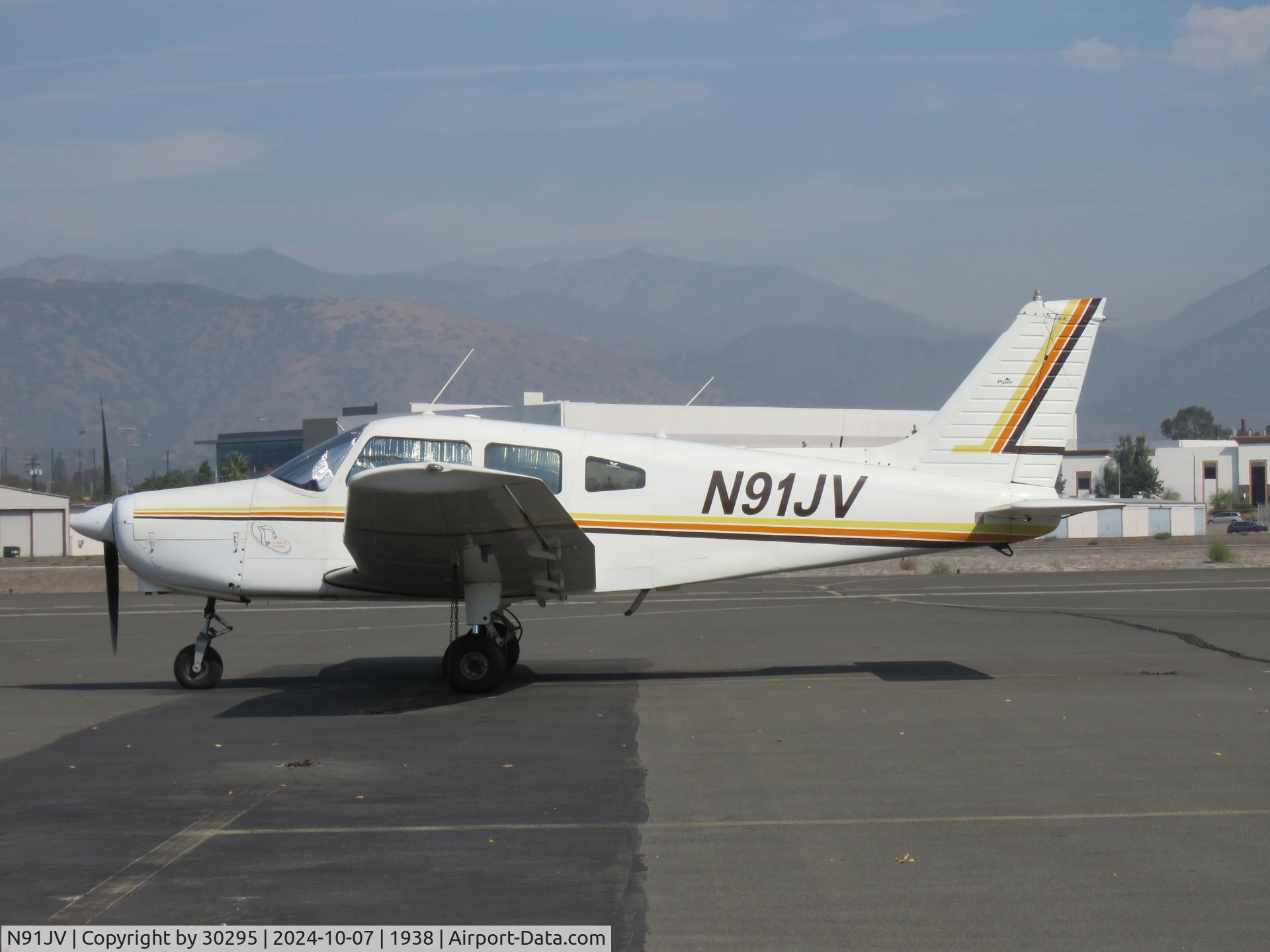 N91JV, 1976 Piper PA-28-151 C/N 28-7615117, Parked