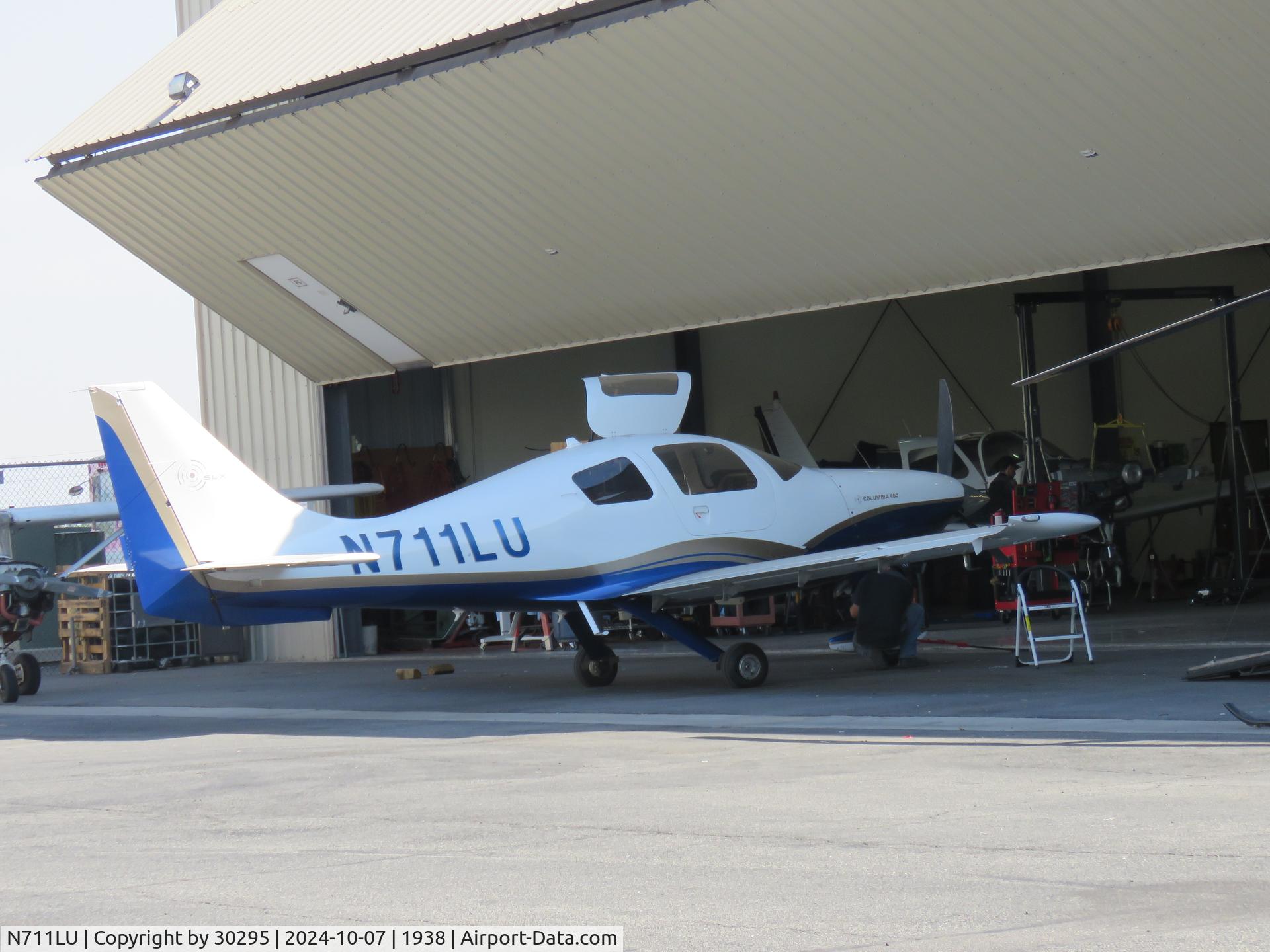 N711LU, 2007 Columbia Aircraft Mfg LC-41-550FG Columbia 400 C/N 41770, Being worked on