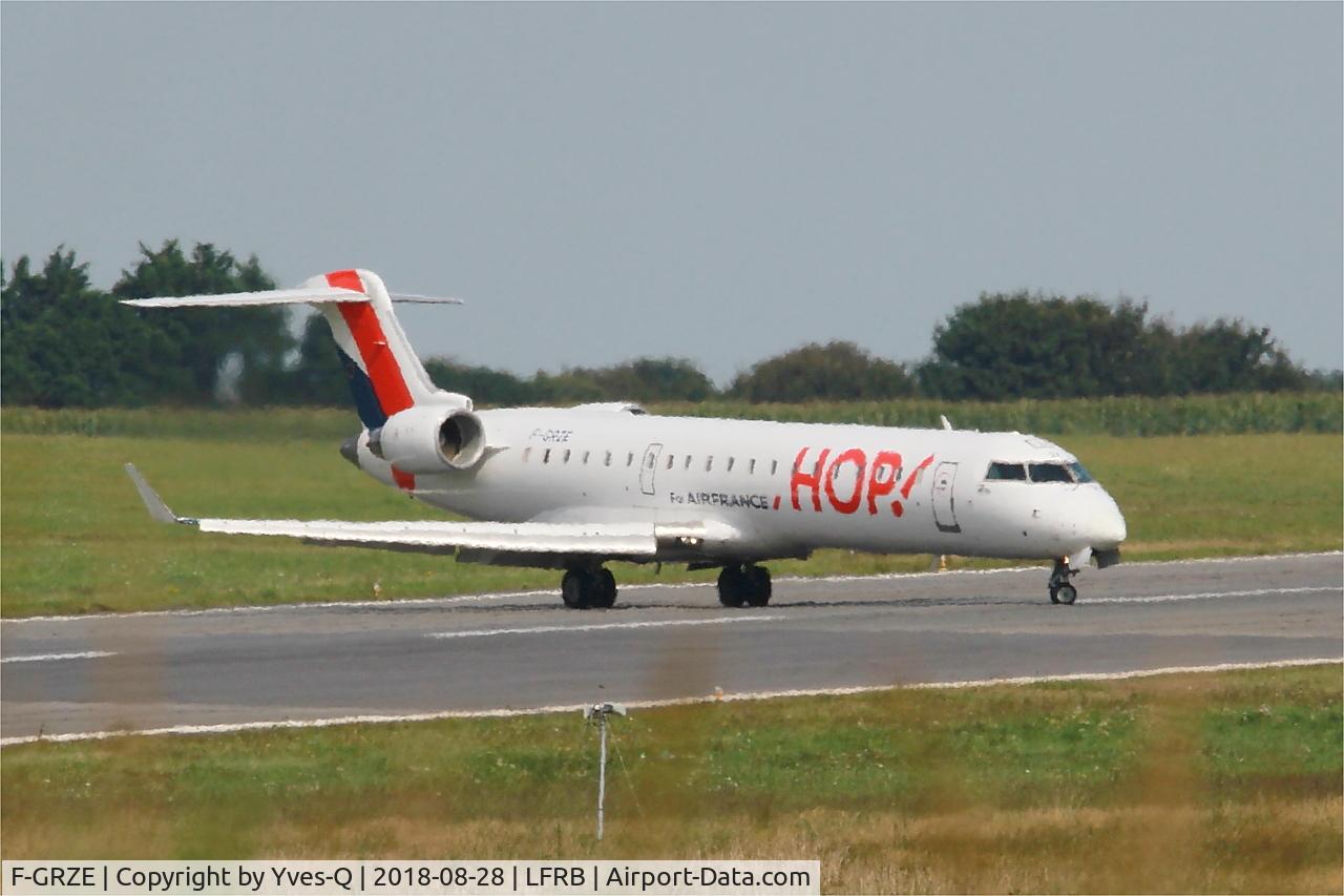 F-GRZE, 2001 Canadair CRJ-702 (CL-600-2C10) Regional Jet C/N 10032, Canadair Regional Jet CRJ-702, U-turn rwy  07R, Brest-Guipavas Airport (LFRB-BES)