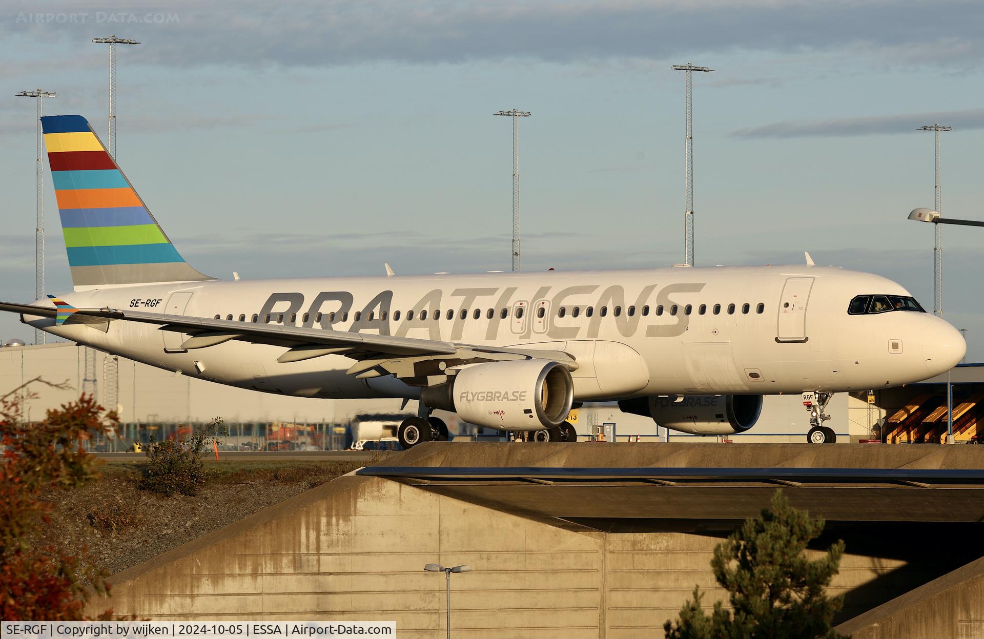 SE-RGF, 2007 Airbus A320-214 C/N 3240, Twy U