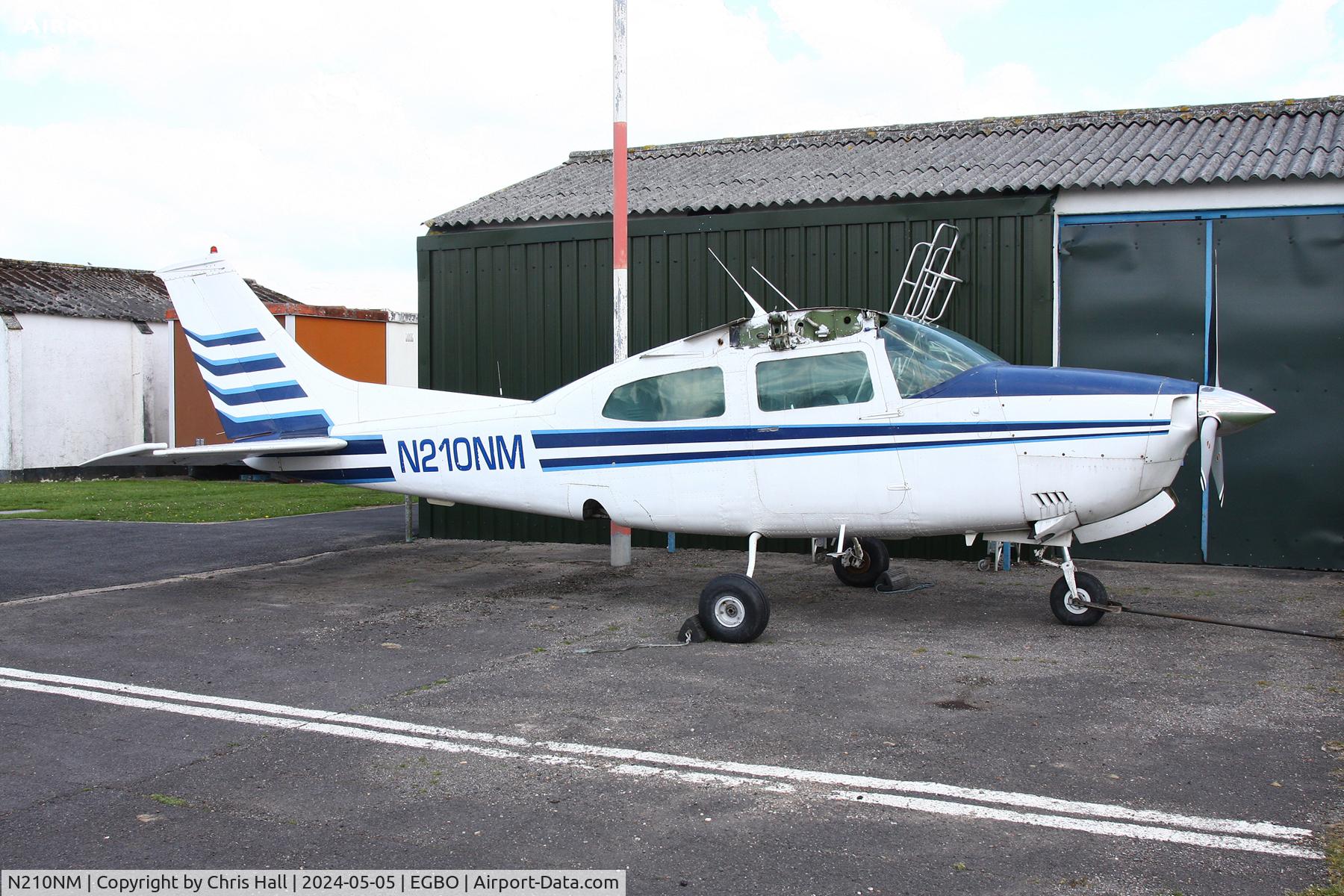 N210NM, Cessna P210N Pressurised Centurion C/N P21000646, Halfpenny Green