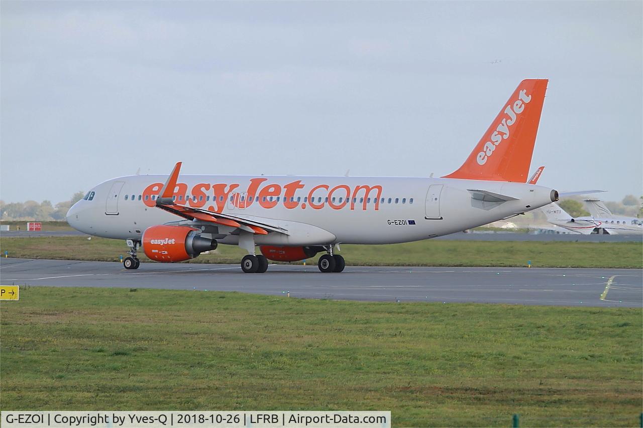 G-EZOI, 2015 Airbus A320-214 C/N 6562, Airbus A320-214, Taxiing, Brest-Bretagne airport (LFRB-BES)