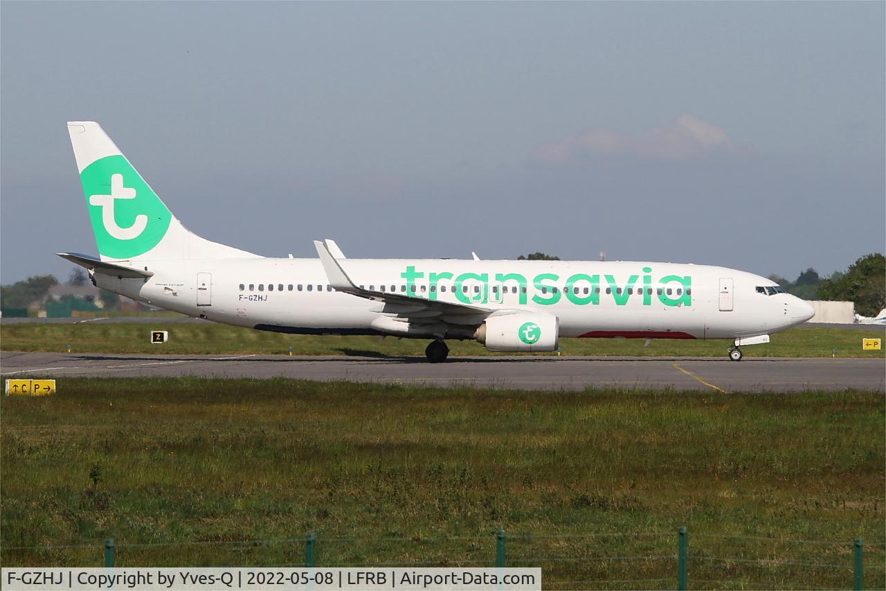 F-GZHJ, 2013 Boeing 737-86J C/N 37778, Boeing 737-86J, Taxiing, Brest-Bretagne Airport (LFRB-BES)