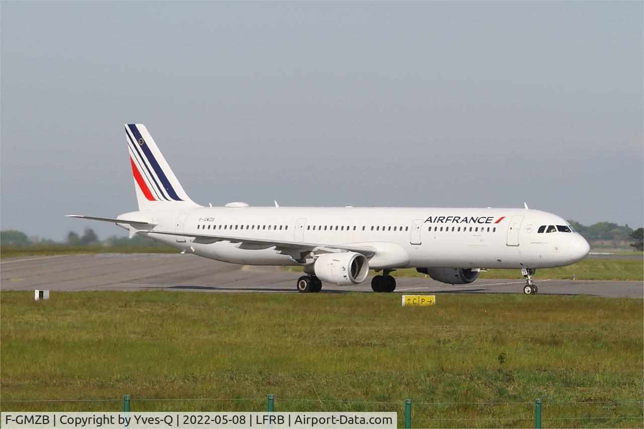 F-GMZB, 1994 Airbus A321-111 C/N 509, Airbus A321-111, Taxiing to boarding ramp, Brest-Bretagne Airport (LFRB-BES)