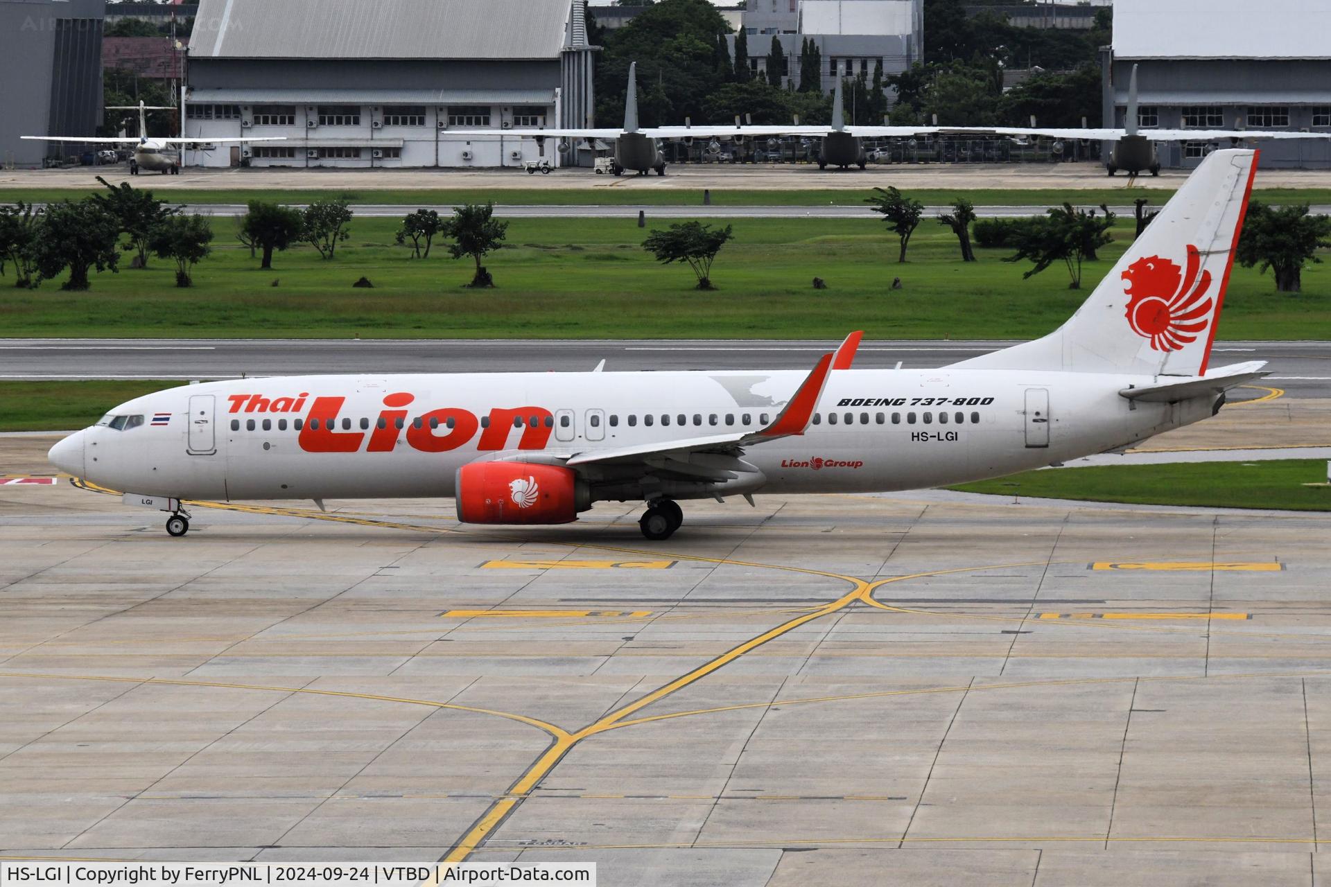 HS-LGI, 2012 Boeing 737-8GP(WL) C/N 37294, Thai Lion B738 in need of some paint