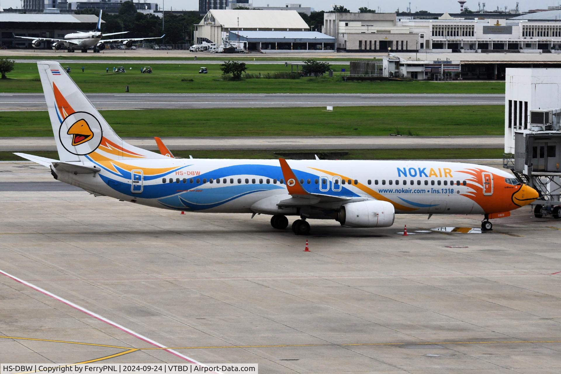 HS-DBW, 2016 Boeing 737-88L(WL) C/N 61296, Nok Air B738 parked at the gate for hours