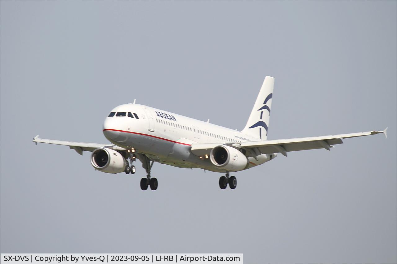 SX-DVS, 2008 Airbus A320-232 C/N 3709, Airbus A320-232, On final rwy 25L, Brest-Bretagne airport (LFRB-BES)