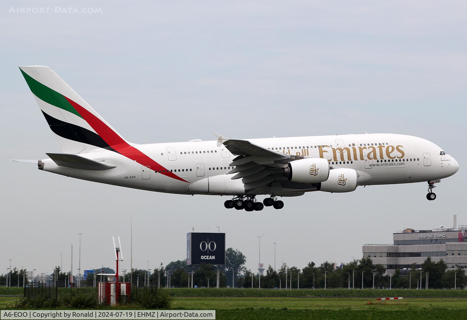 A6-EOO, 2015 Airbus A380-861 C/N 0190, at ehmz