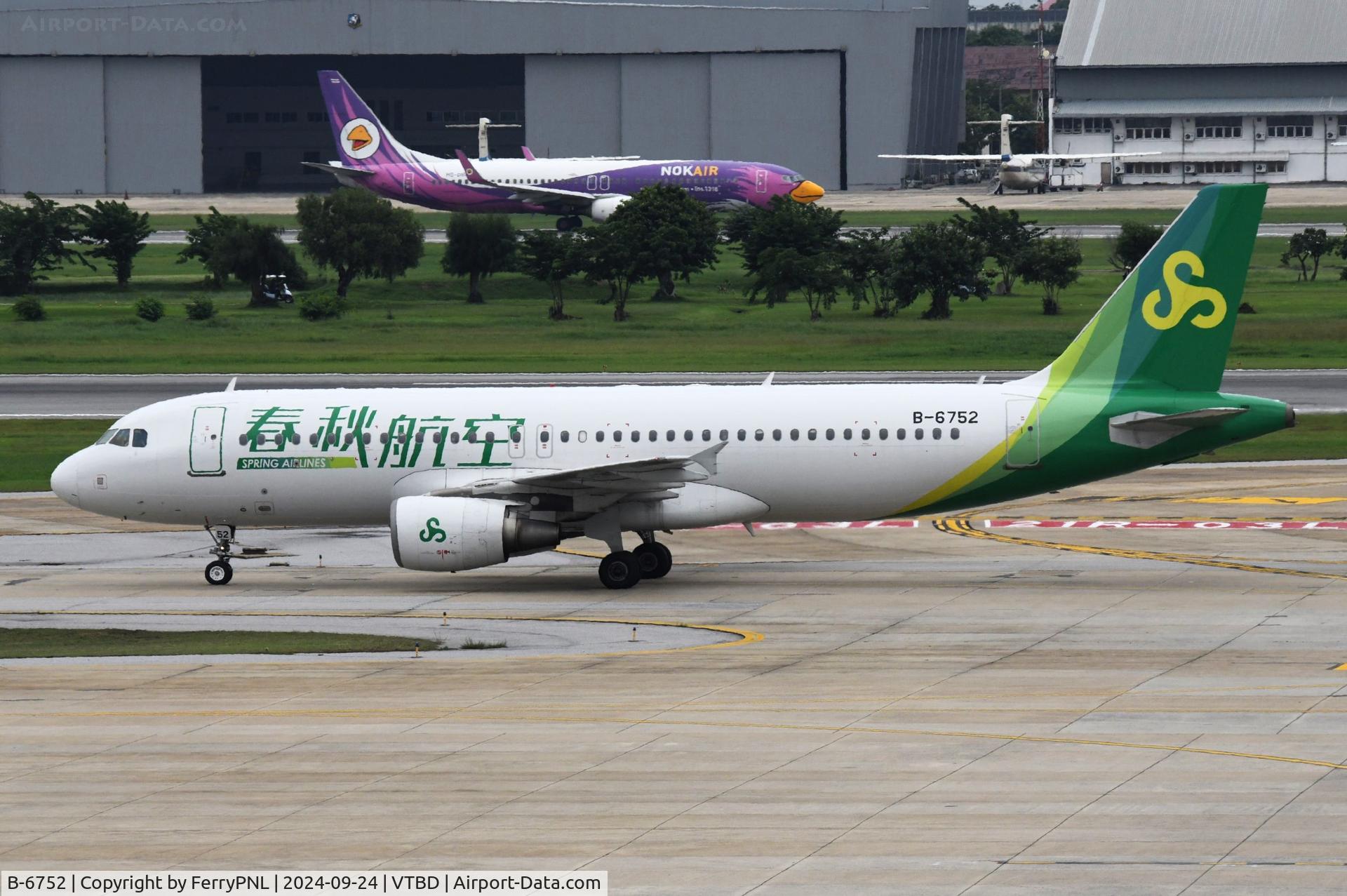 B-6752, 2011 Airbus A320-214 C/N 4586, Arrival of Spring A320 in latest livery