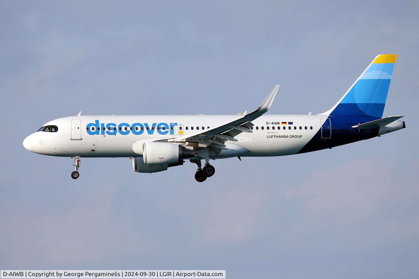 D-AIWB, 2017 Airbus A320-214 C/N 7699, Short final for runway 27.