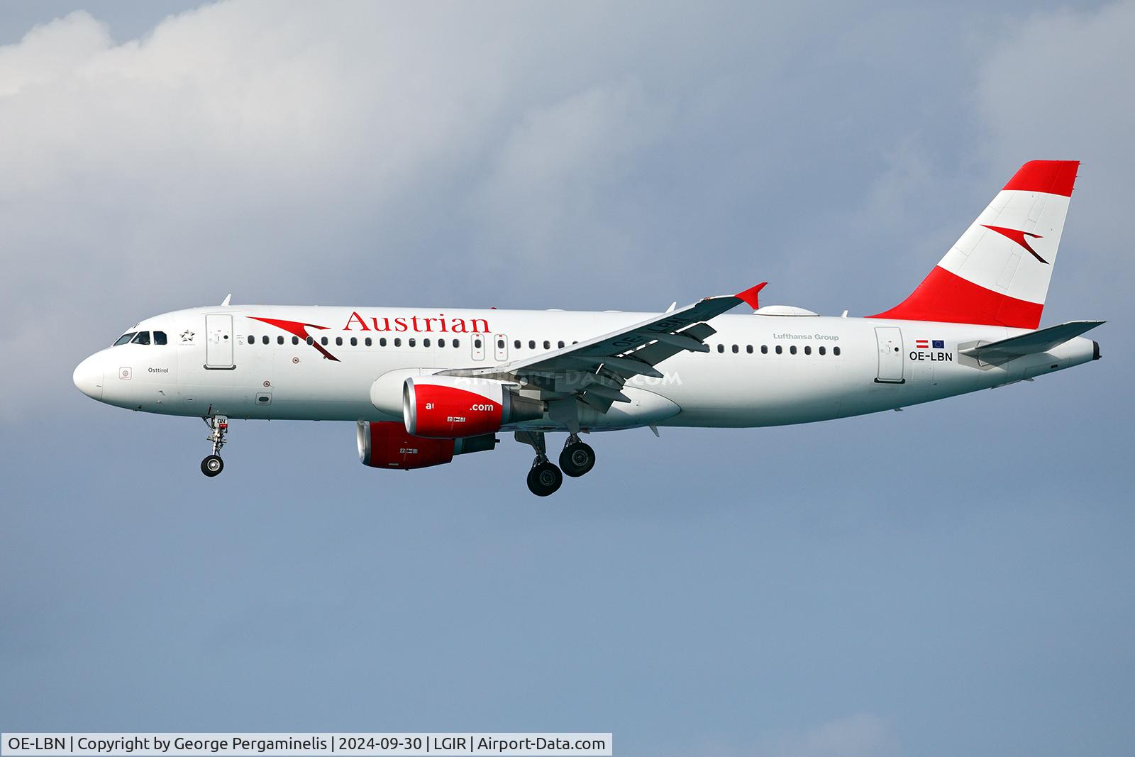 OE-LBN, 1997 Airbus A320-214 C/N 768, Short final for runway 27.