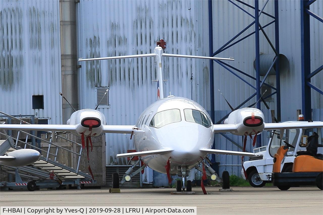 F-HBAI, 2006 Piaggio P-180 Avanti C/N 1110, Piaggio P-180 Avanti, Parked, Morlaix-Ploujean airport (LFRU-MXN)