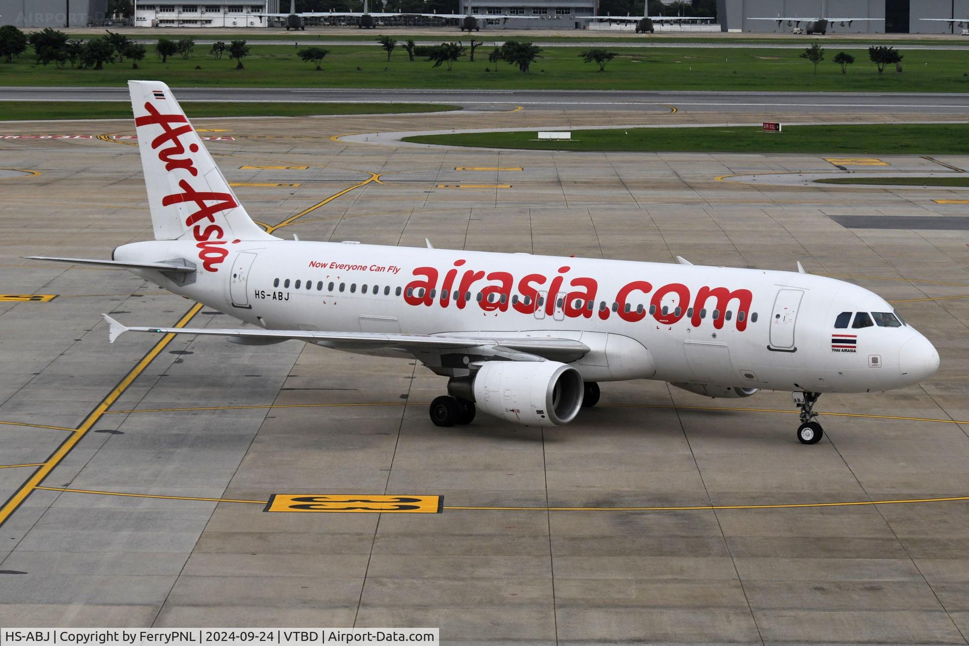 HS-ABJ, 2009 Airbus A320-216 C/N 4019, AirAsia A320 finding its gate