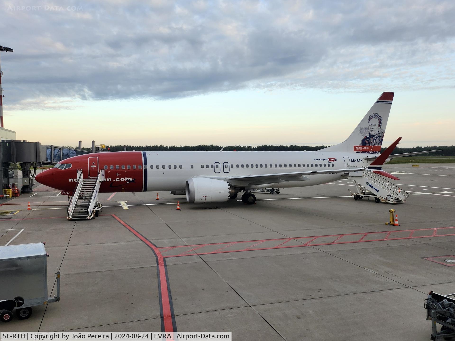 SE-RTH, 2023 Boeing 737-8 MAX C/N 62928, Norwegian B738M (Mina CanthLivery) at RIX