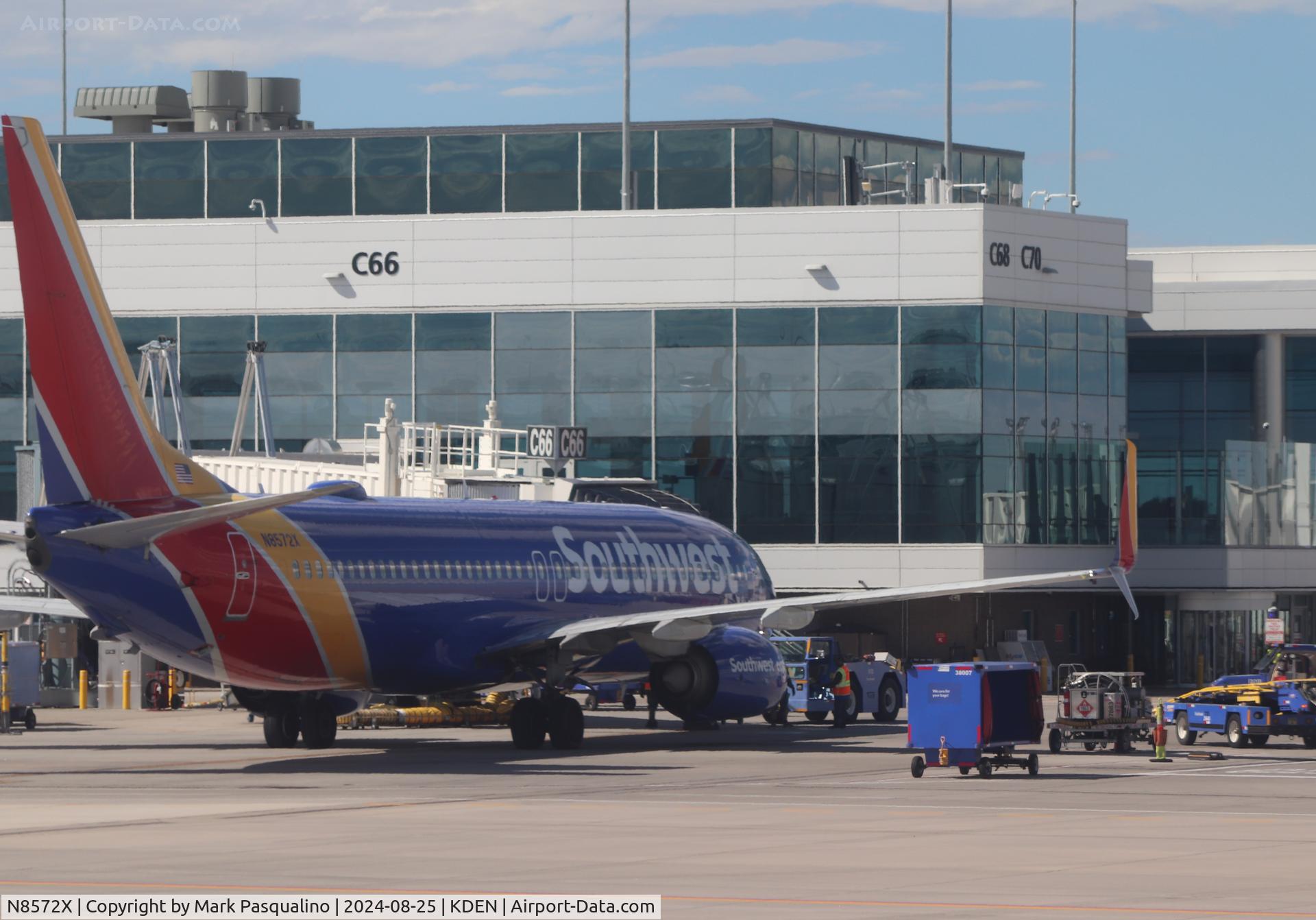 N8572X, 2018 Boeing 737-8H4 C/N 64251, Boeing 737-8H4