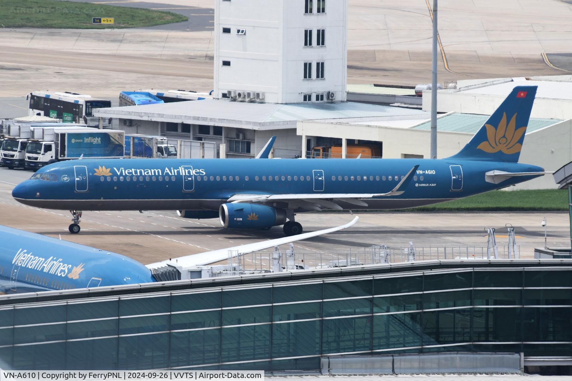VN-A610, 2014 Airbus A321-231 C/N 5994, Vietnam Airlines A321 taxying in after arrival.