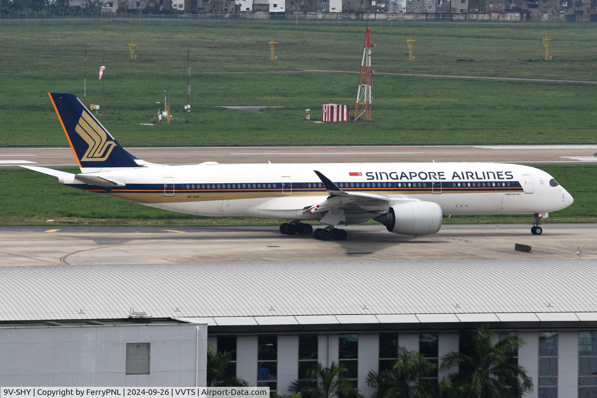 9V-SHY, 2022 Airbus A350-941 C/N 494, Singapore A359 departing SGN