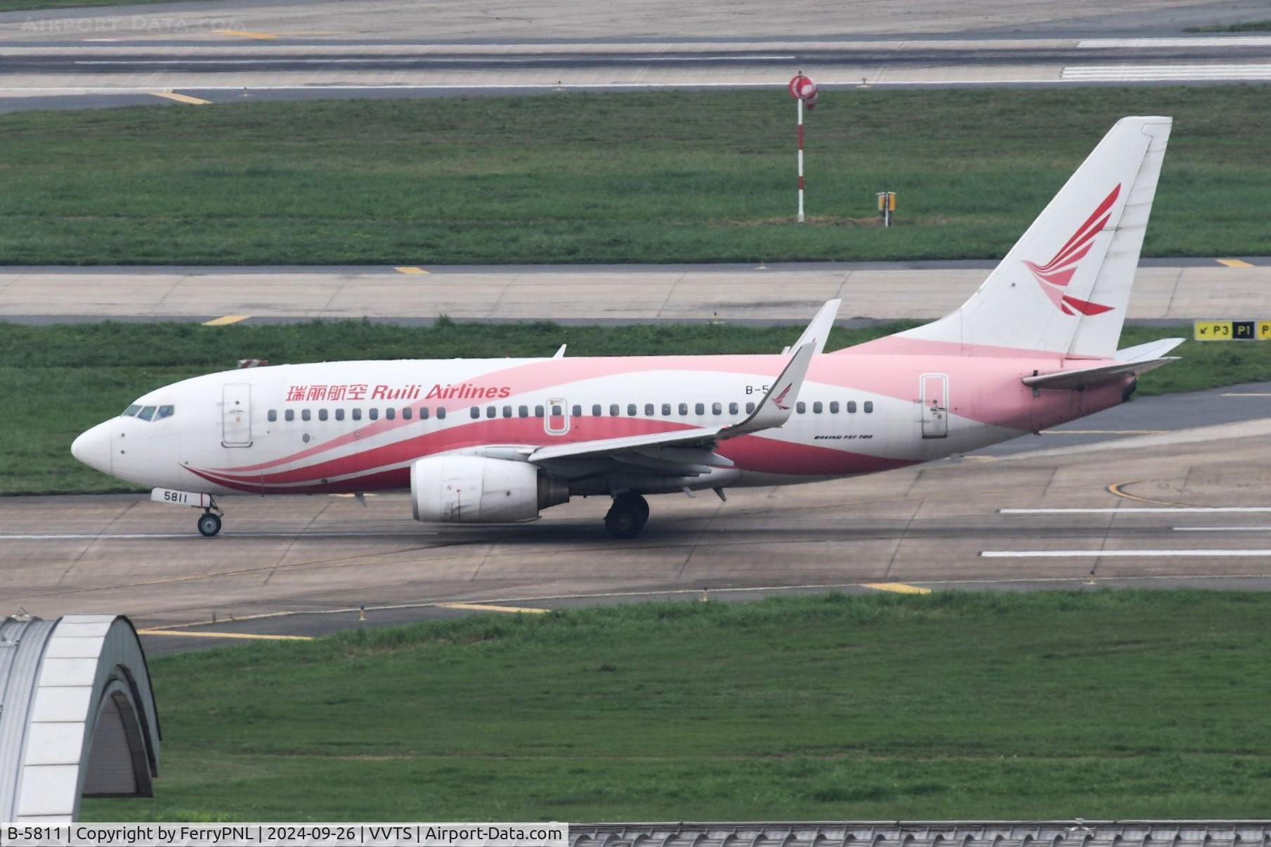 B-5811, 2010 Boeing 737-76J(WL) C/N 737-76J(WL), Ruili Airlines B737, formally operated by Air Berlin (D-ABLE)