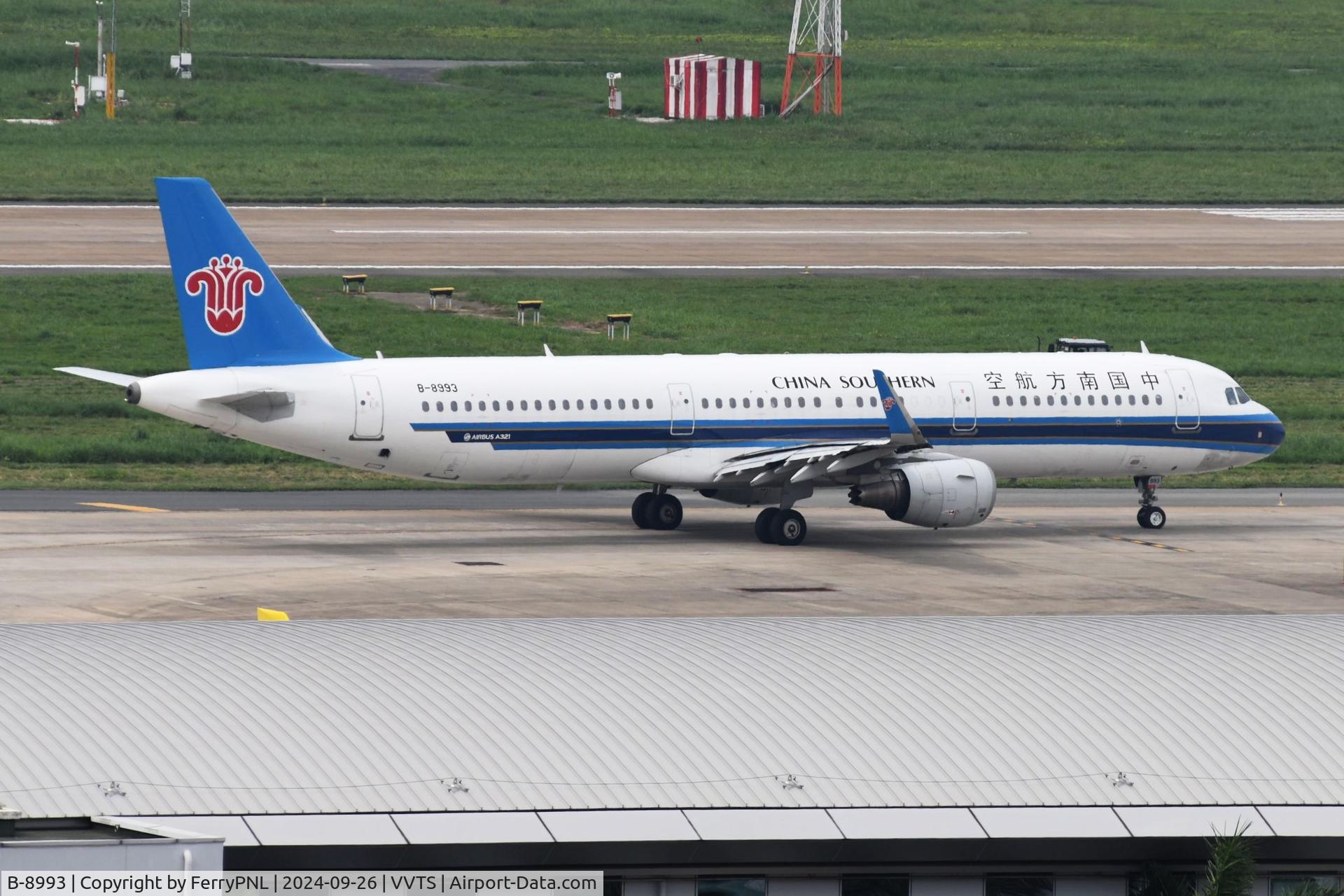 B-8993, 2017 Airbus A321-211(WL) C/N 7769, China Southern A321