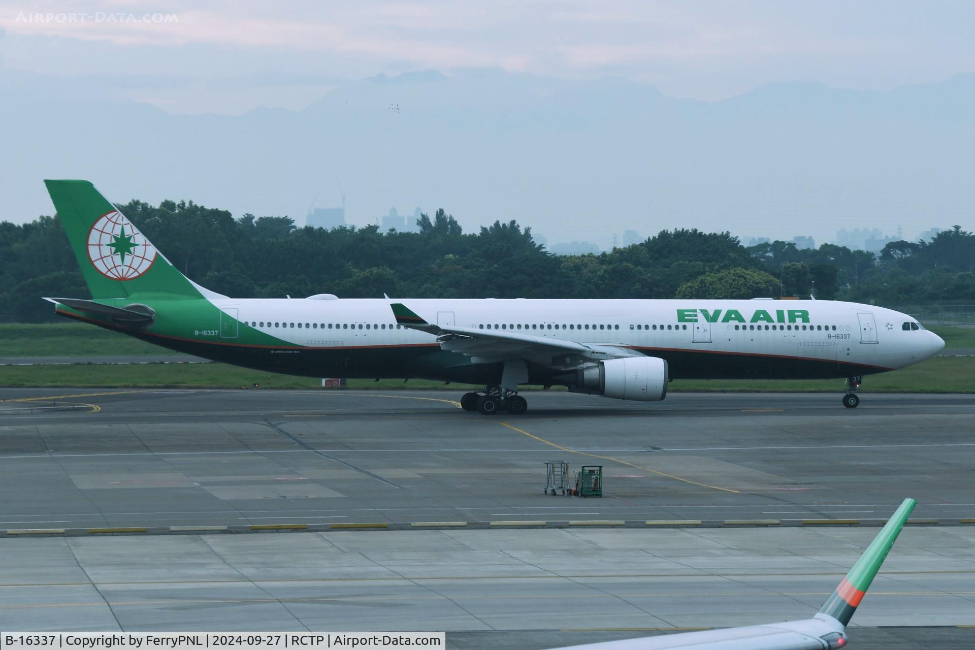 B-16337, 2016 Airbus A330-302 C/N 1767, EVA A333 departing