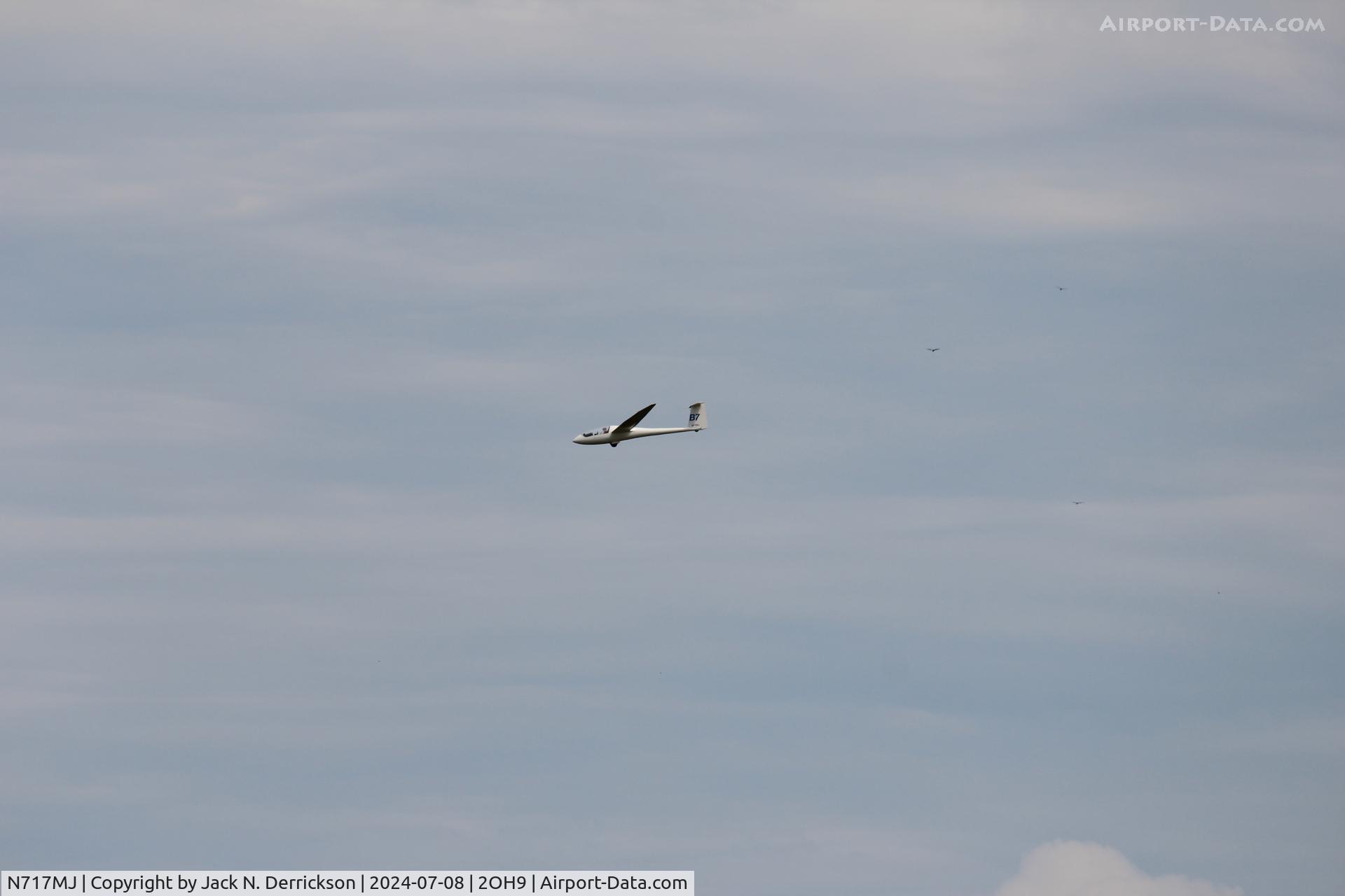 N717MJ, Schempp-Hirth DISCUS B C/N 211, 2024 Caesar Creek Youth Soaring Association Youth Education Camp