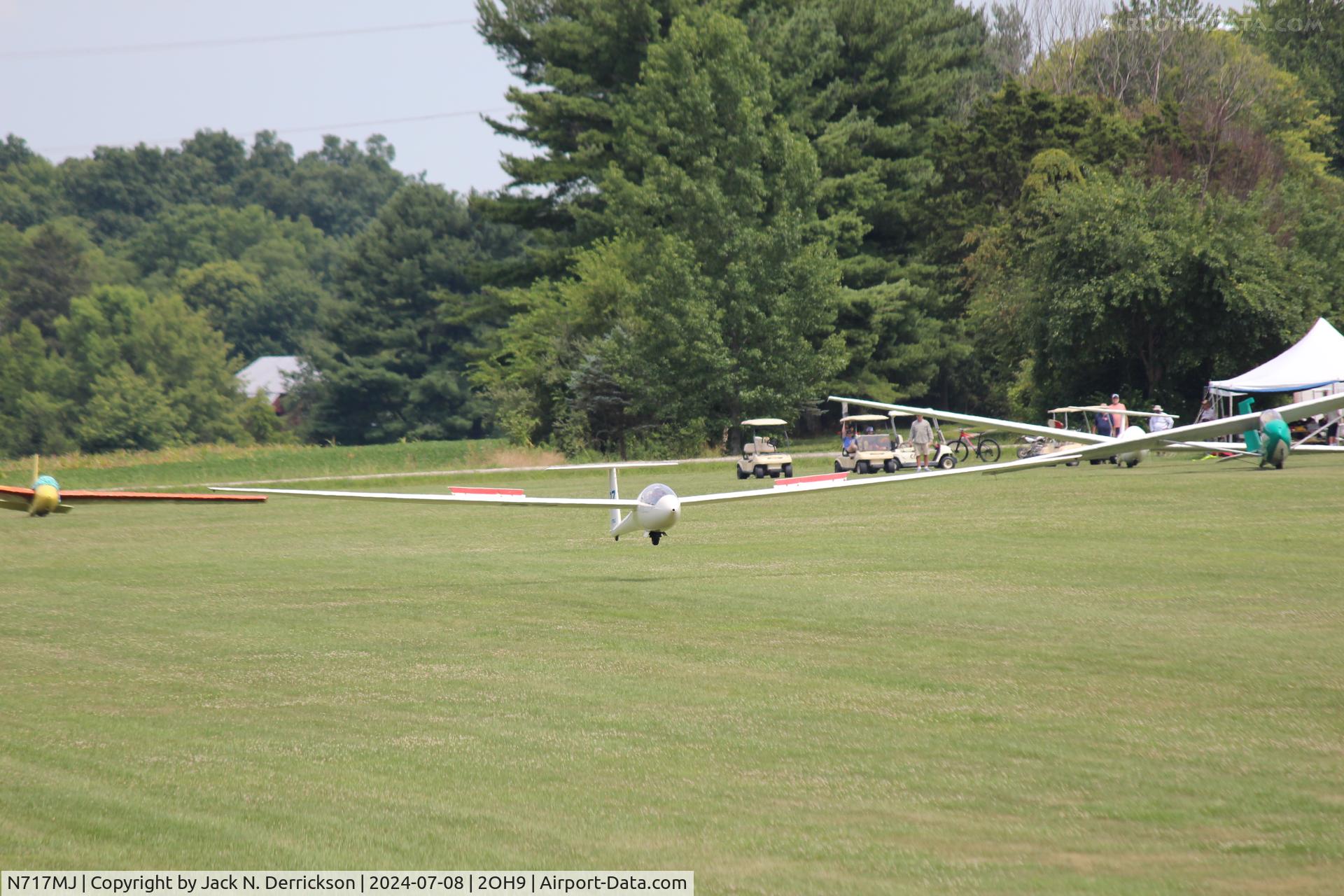 N717MJ, Schempp-Hirth DISCUS B C/N 211, 2024 Caesar Creek Youth Soaring Association Youth Education Camp