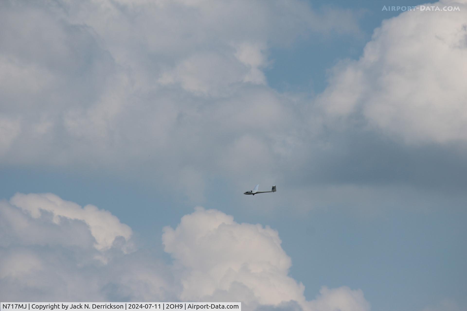 N717MJ, Schempp-Hirth DISCUS B C/N 211, 2024 Caesar Creek Youth Soaring Association Youth Education Camp