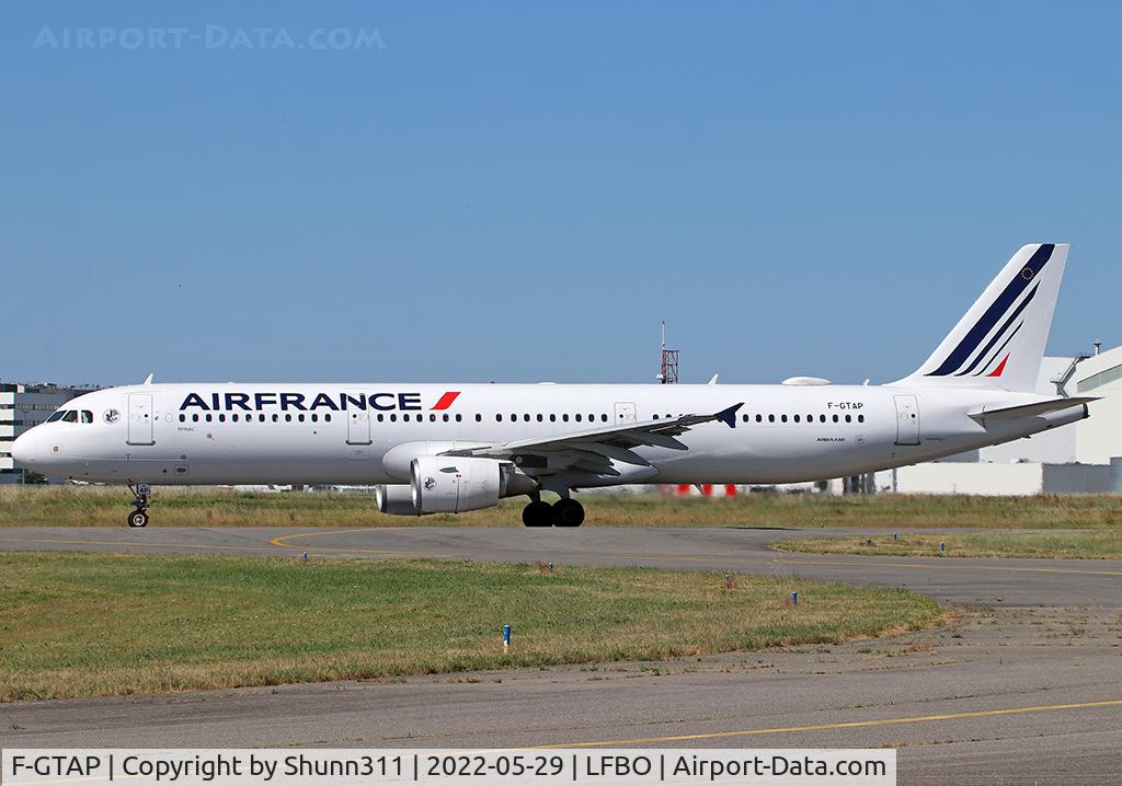F-GTAP, 2008 Airbus A321-211 C/N 3372, Taxiing holding point rwy 32R... white rudder... Named 
