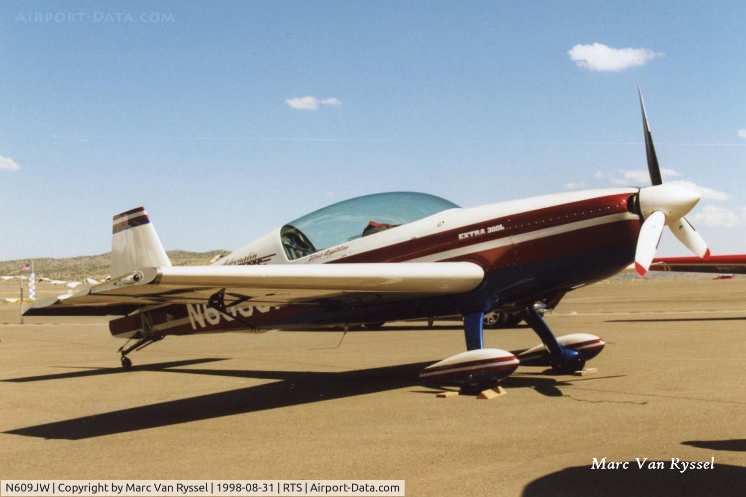 N609JW, 1996 Extra EA-300/L C/N 033, N609JW of Steve Appleton at the Reno Air Races in 1998.