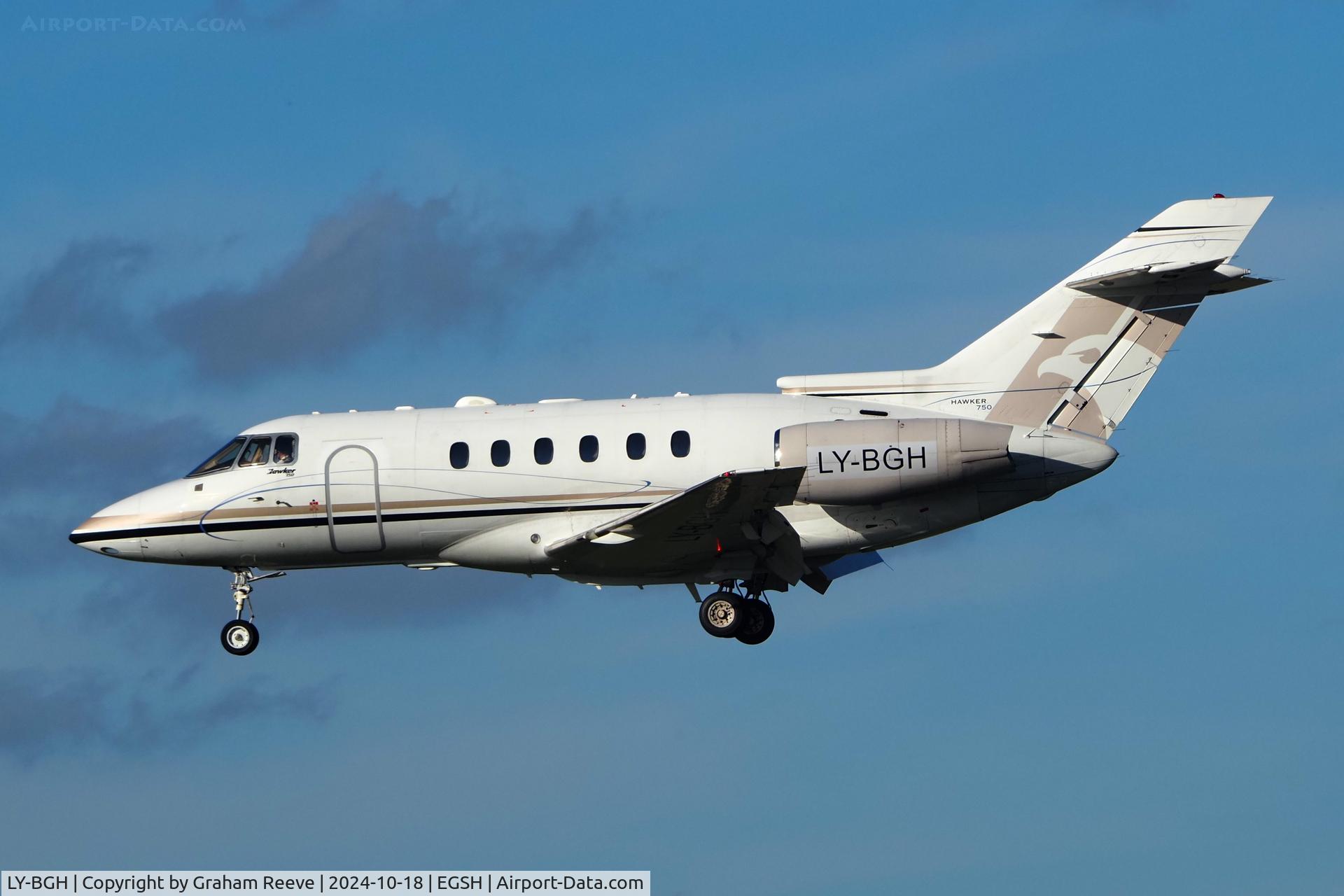 LY-BGH, 2009 Hawker Beechcraft 750 C/N HB-65, Landing at Norwich.