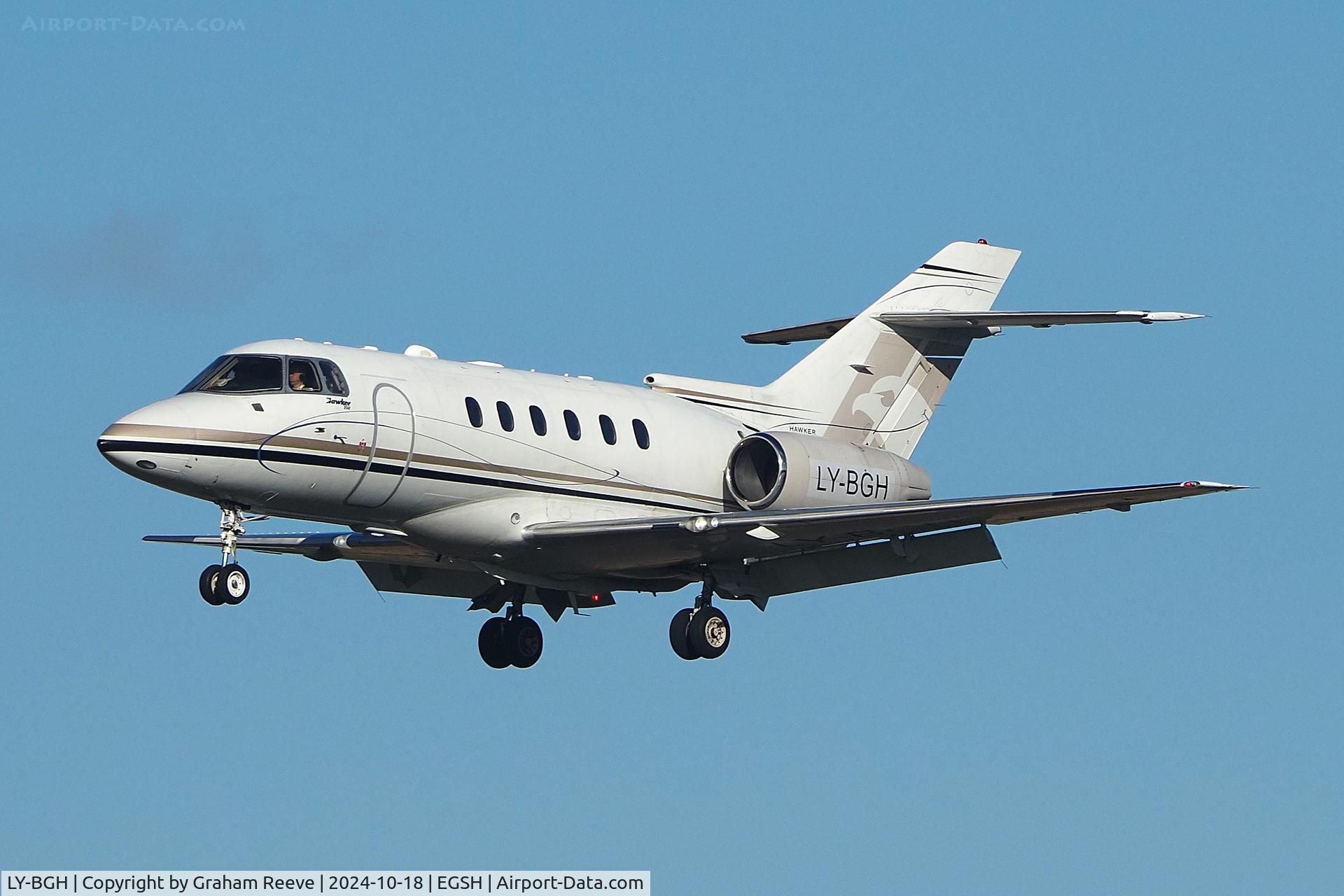 LY-BGH, 2009 Hawker Beechcraft 750 C/N HB-65, Landing at Norwich.