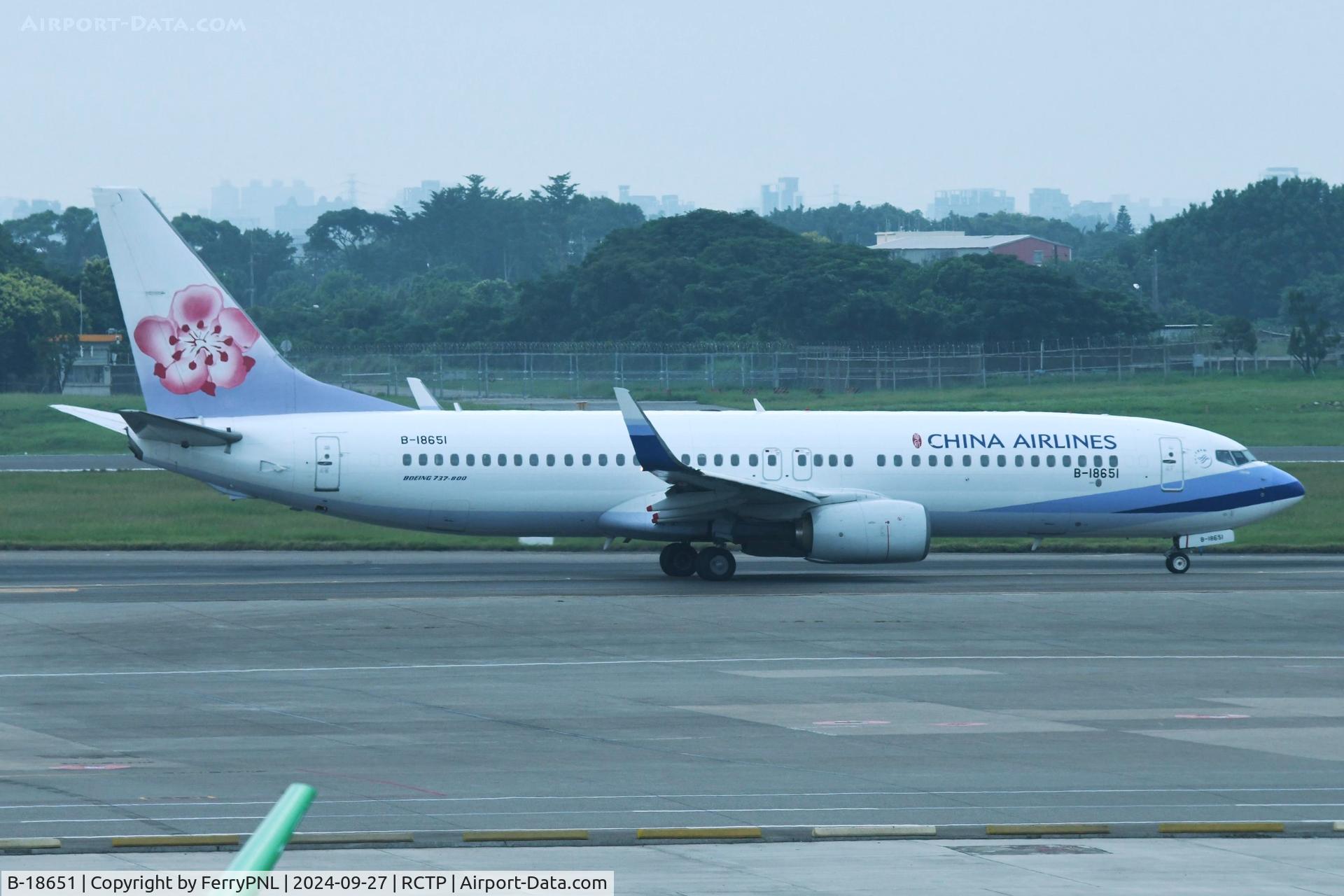 B-18651, 2013 Boeing 737-8Q8(WL) C/N 41786, China Airlines B738 taxying out