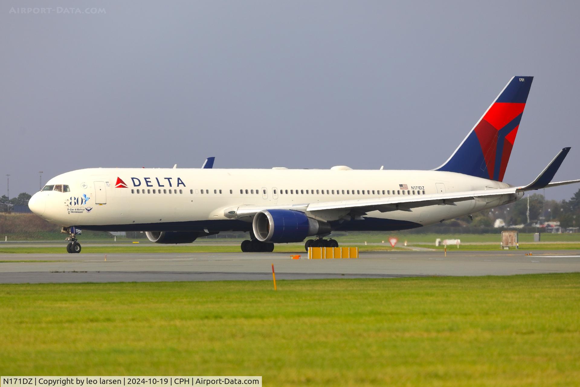 N171DZ, 1998 Boeing 767-332 C/N 29690, Copenhagen 19.10.2024