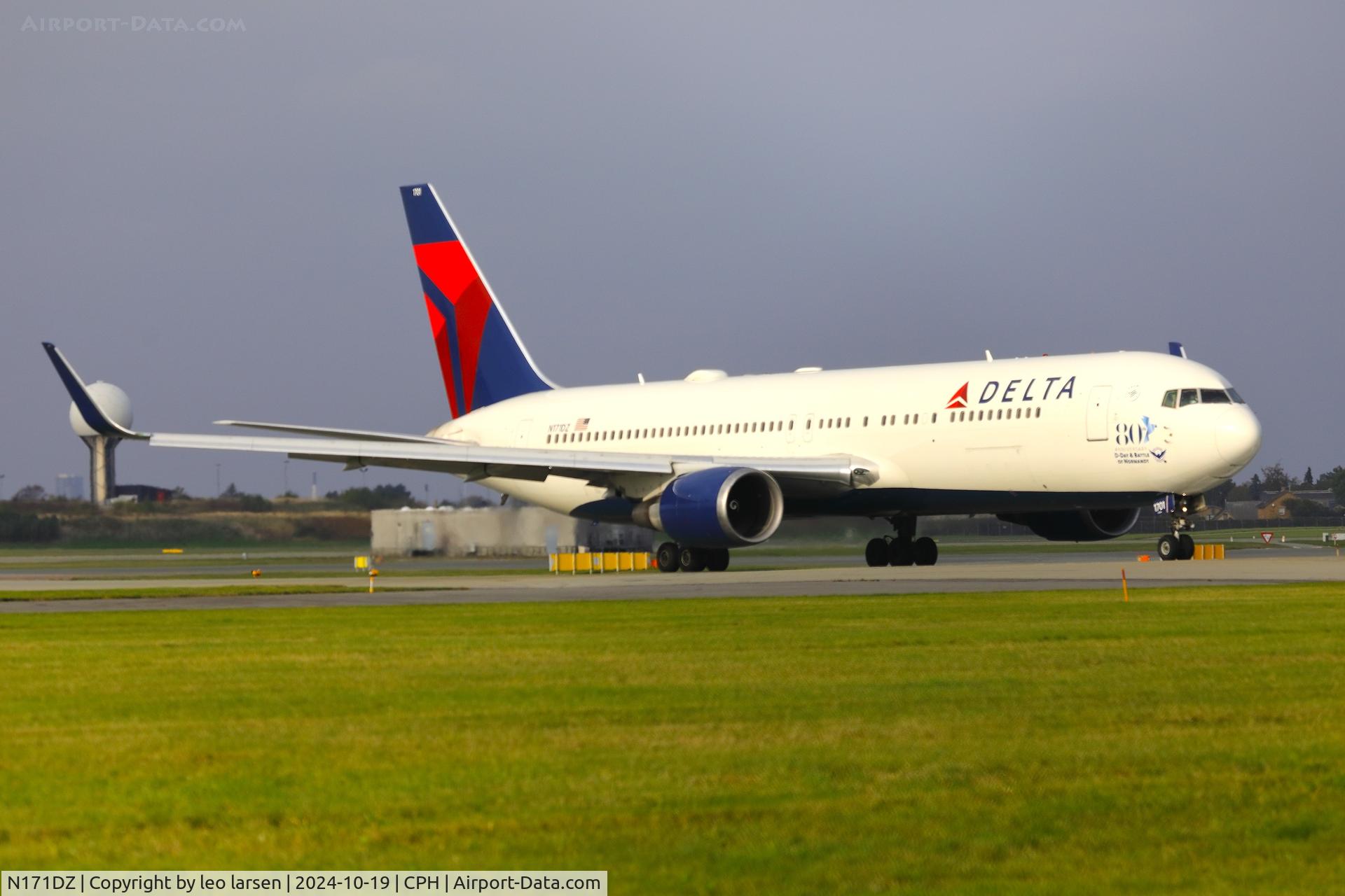 N171DZ, 1998 Boeing 767-332 C/N 29690, Copenhagen 19.10.2024