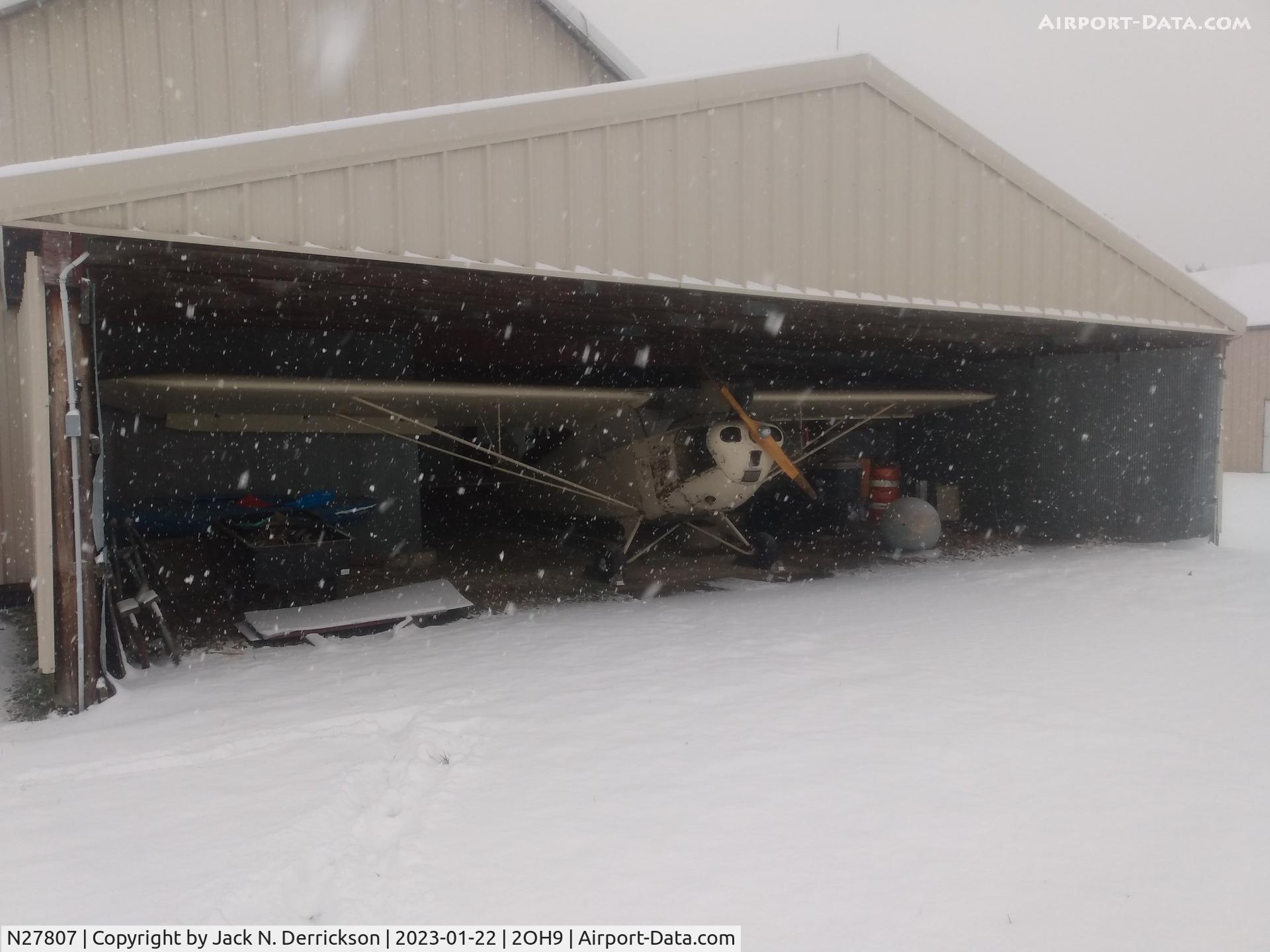 N27807, 1940 Piper J4 C/N 4-1023, Snow and the Cub